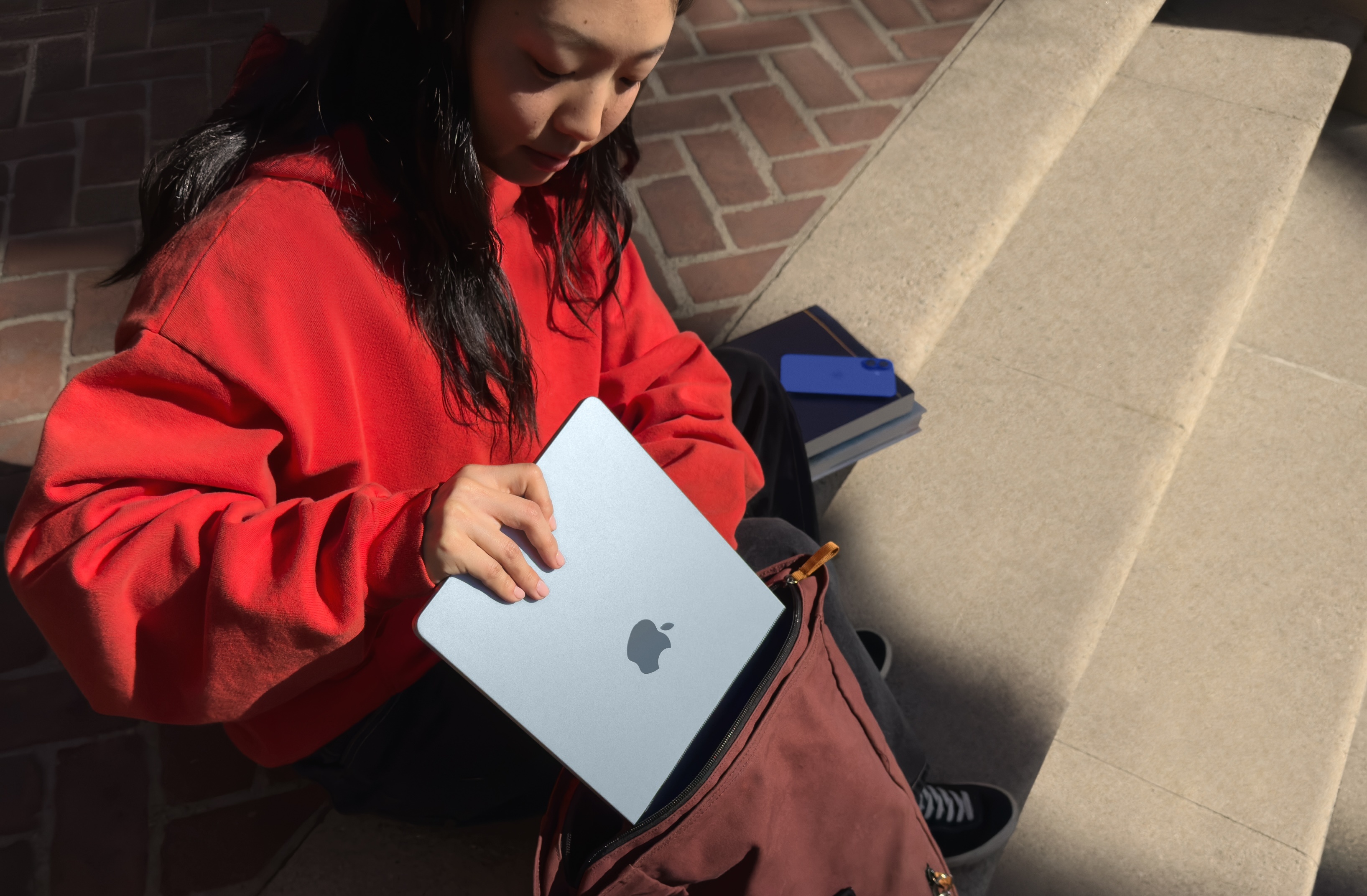 Apple ra mat MacBook Air moi va may tinh manh nhat cua hang hinh anh