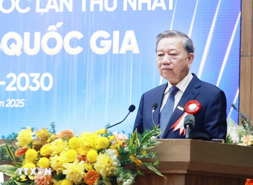 Tong Bi thu va Thu tuong du Dai hoi lan thu nhat Hiep hoi Du lieu QG hinh anh