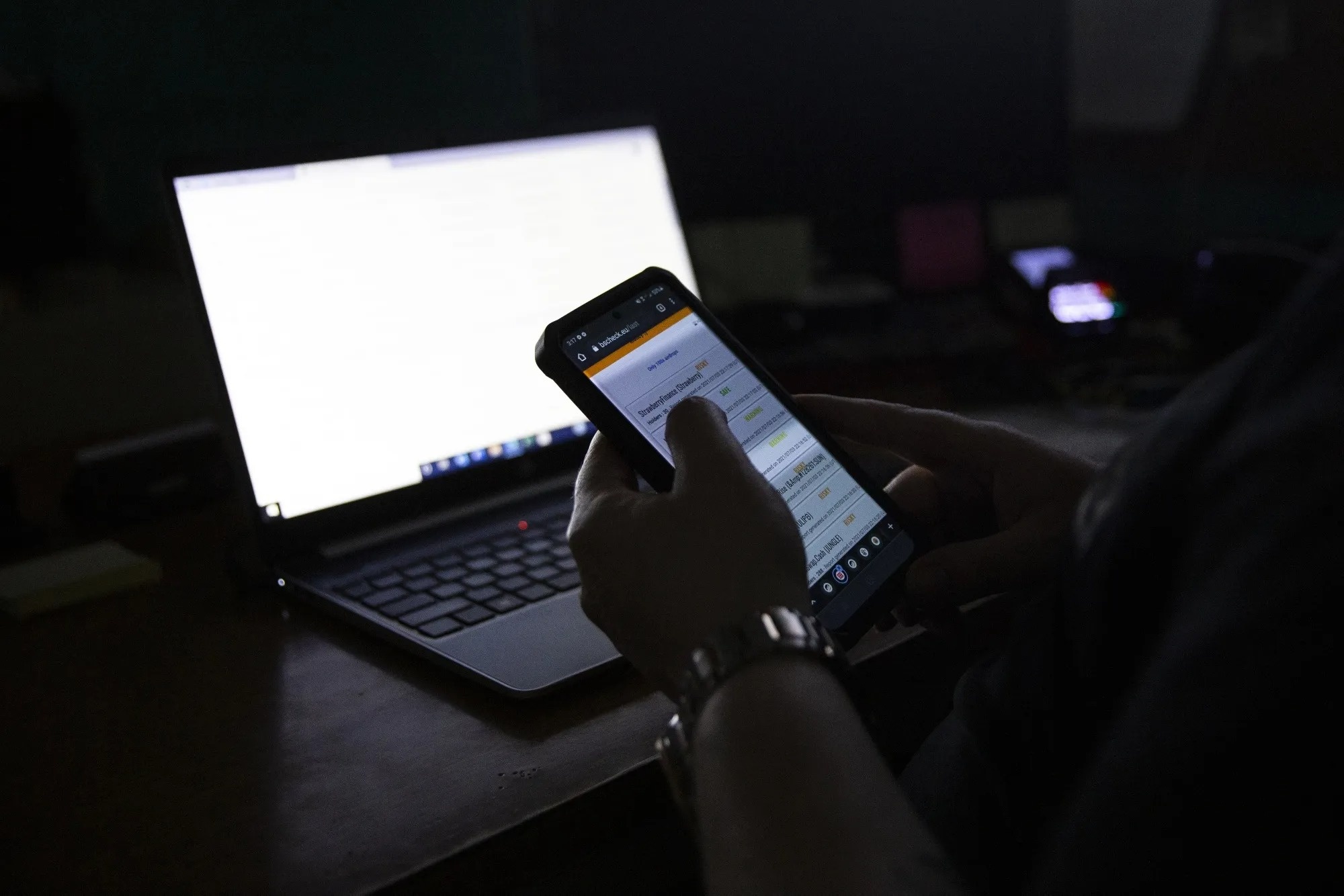 'Tap doan' lua dao truc tuyen mo rong tu Dong Nam A hinh anh