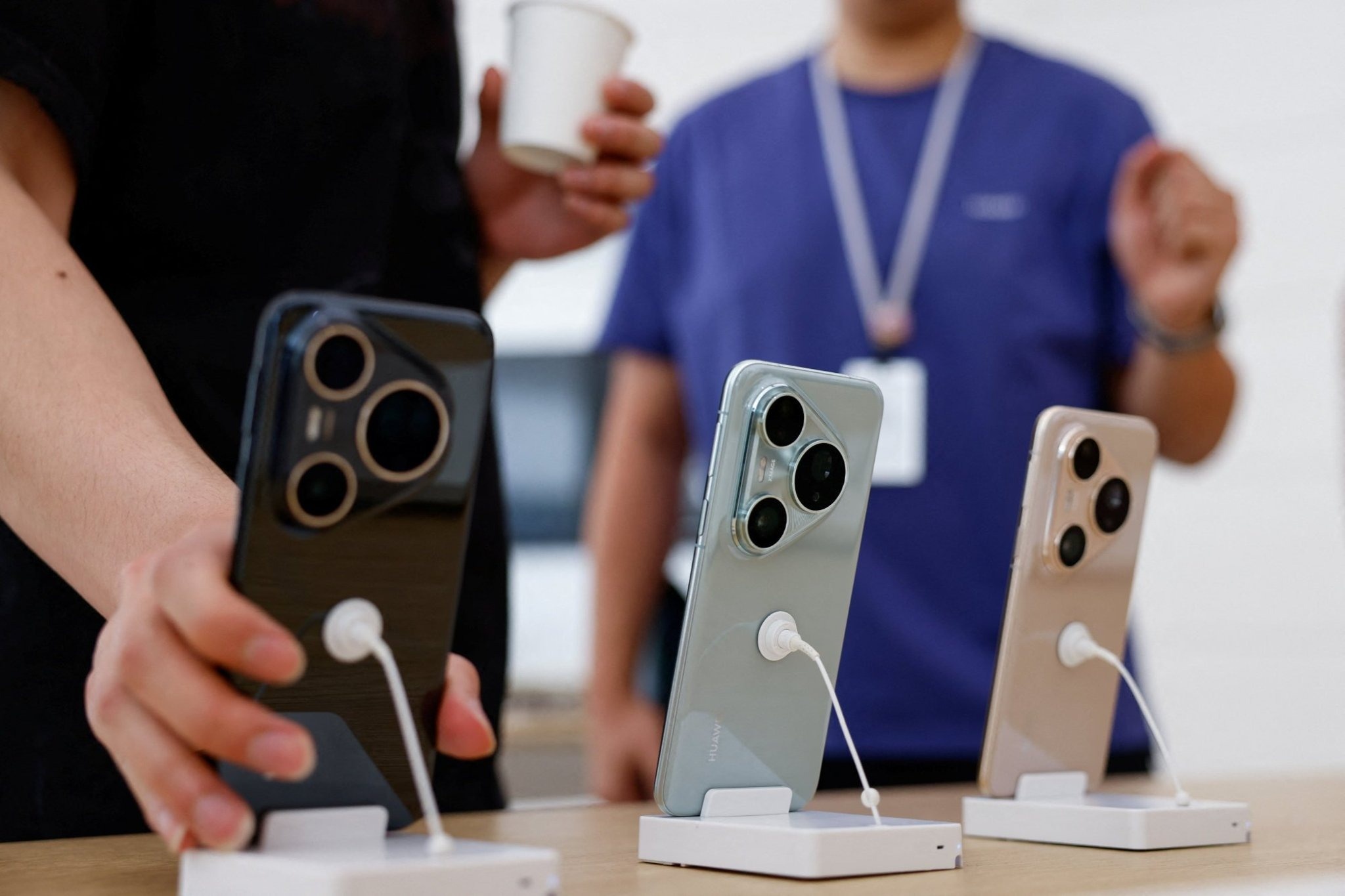 Huawei Pangu LLM,  Huawei ngon ngu Cangjie,  Huawei bi My cam,  Huawei ma nguon mo anh 2