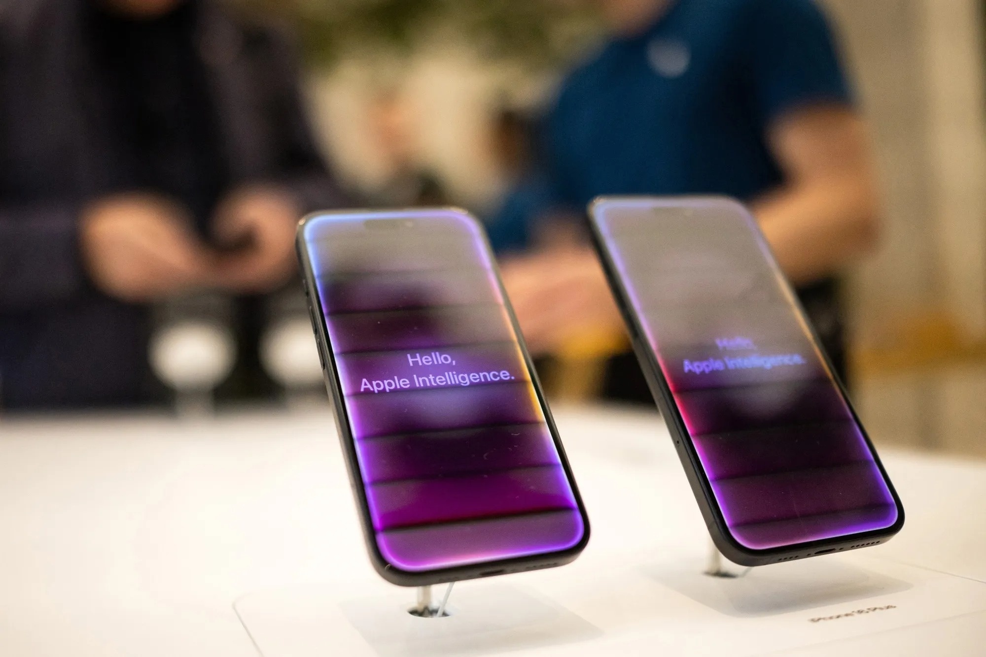 Apple doi mat ap luc lon hinh anh