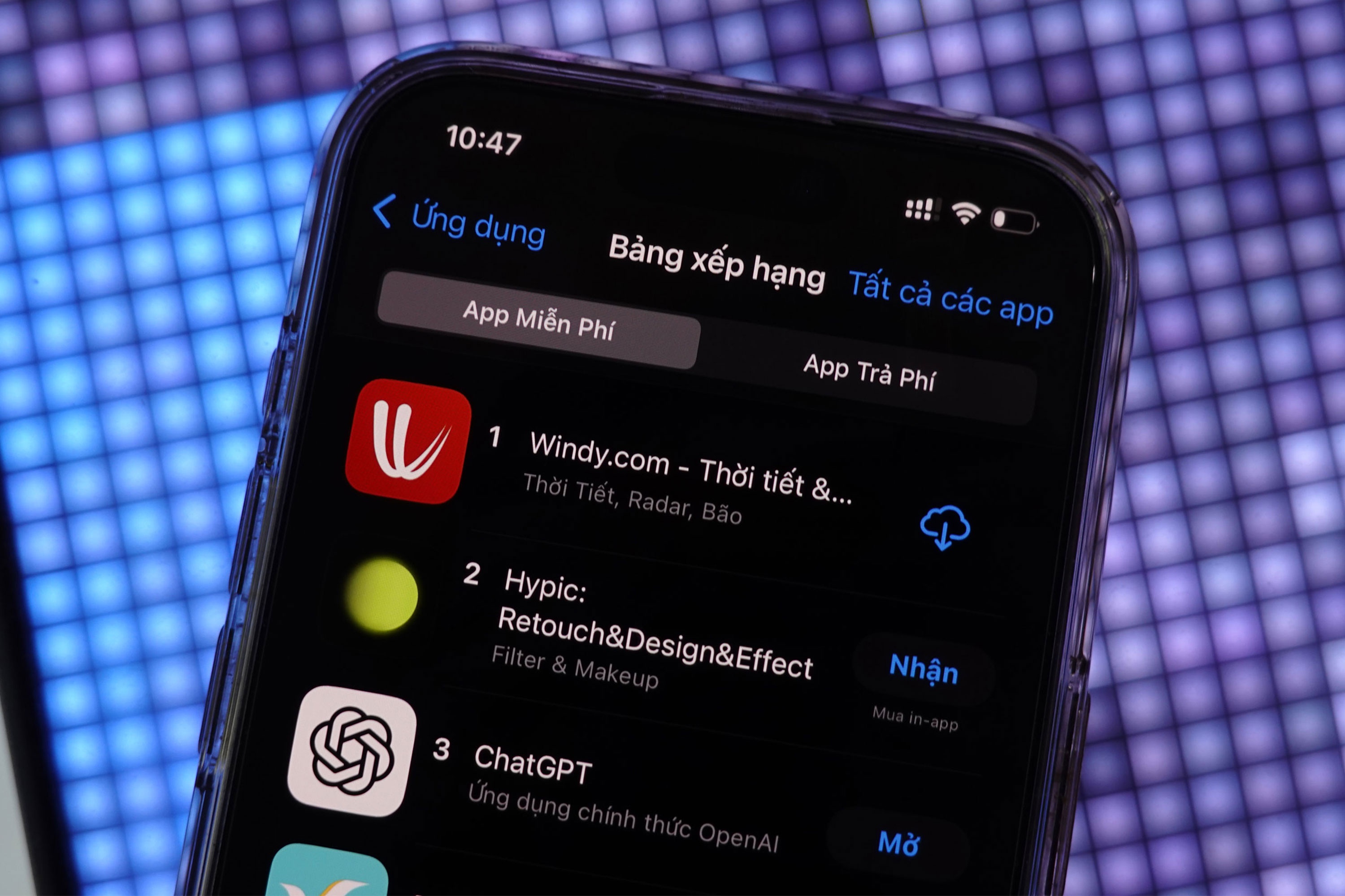 Nguoi Viet thi nhau tai app theo doi thoi tiet khi bao Wipha do bo hinh anh
