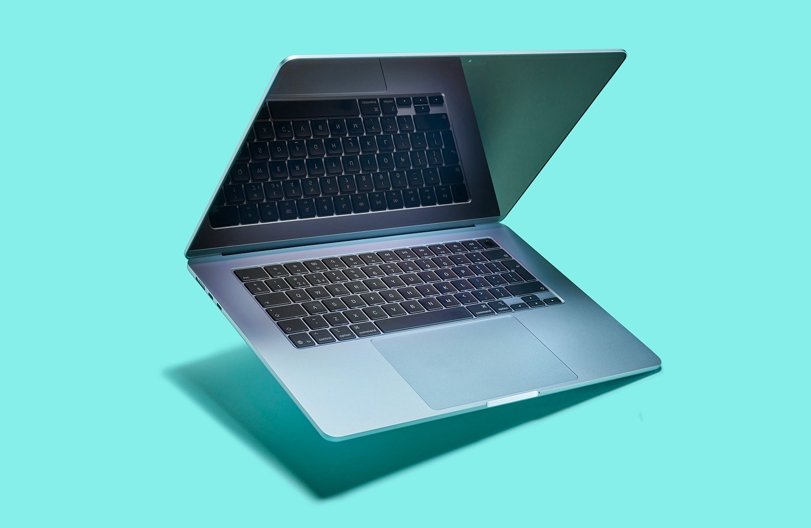 MacBook gia re sap thanh hien thuc hinh anh