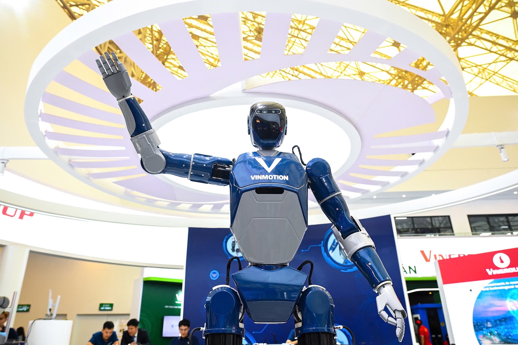 trien lam 2/9,  trien lam thanh tuu,  trien lam Quoc khanh,  robot VinMotion la gi anh 3