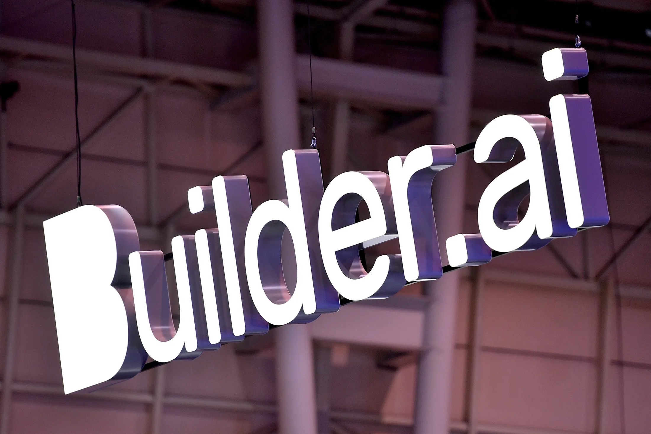 Natasha lừa đảo, Builder.ai là gì, vibe coding là gì, lập trình bằng AI, startup AI phá sản ảnh 1 Natasha lua dao, Builder.ai la gi, vibe coding la gi, lap trinh bang AI, startup AI pha san anh 1