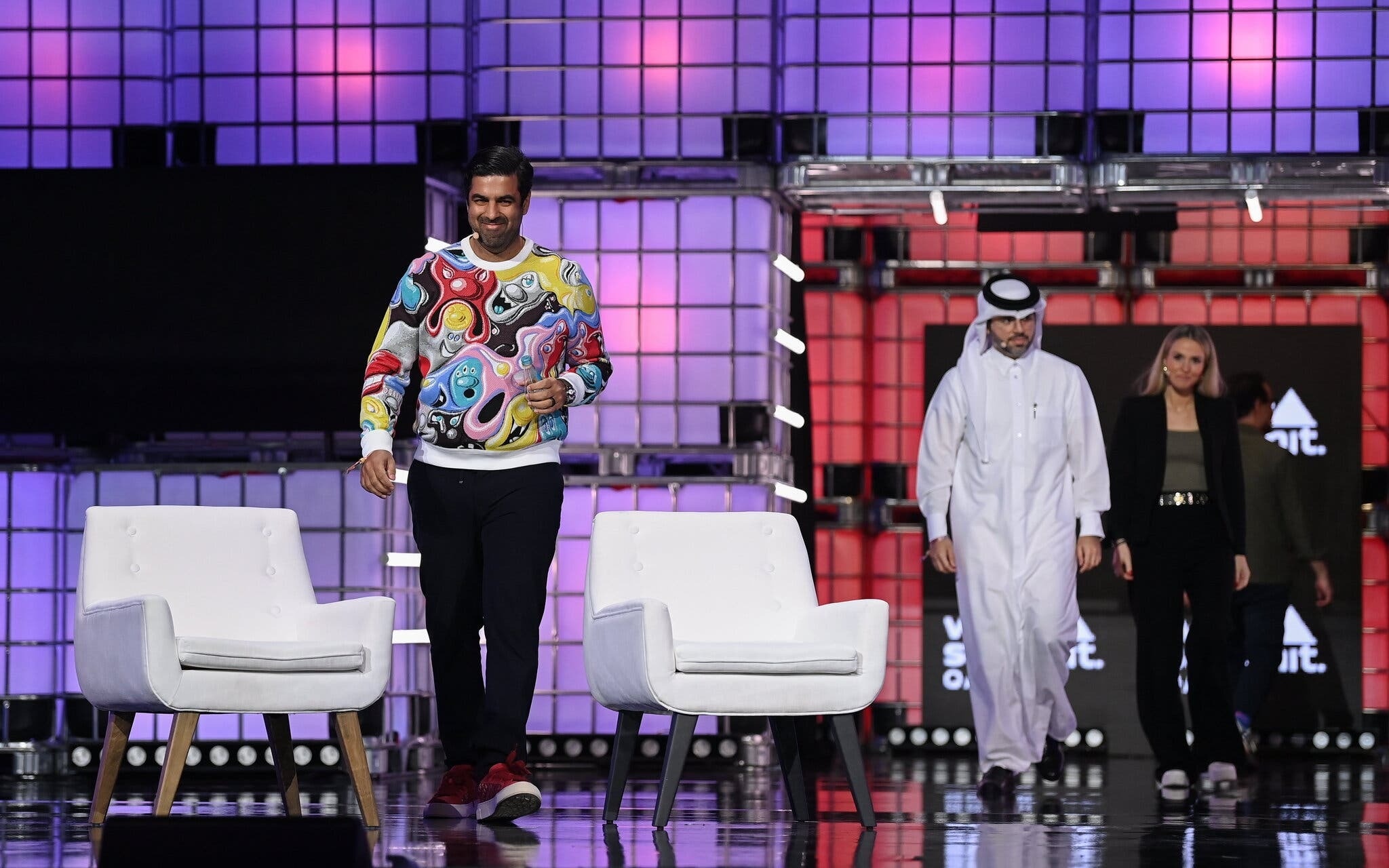 Natasha lua dao,  Builder.ai la gi,  vibe coding la gi,  lap trinh bang AI,  startup AI pha san anh 3