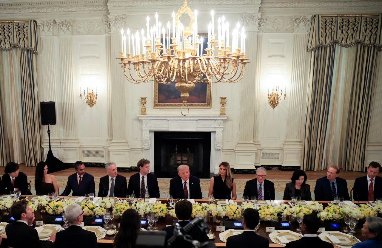 Tong thong Donald Trump,  Nha Trang Vuon Hong,  Mark Zuckerberg CEO Meta,  Tim Cook CEO Apple anh 2