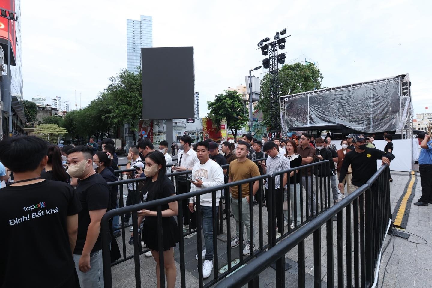 mo ban iPhone 17,  iPhone 17 Pro Max,  iPhone Air la gi,  gia ban iPhone 17 anh 1