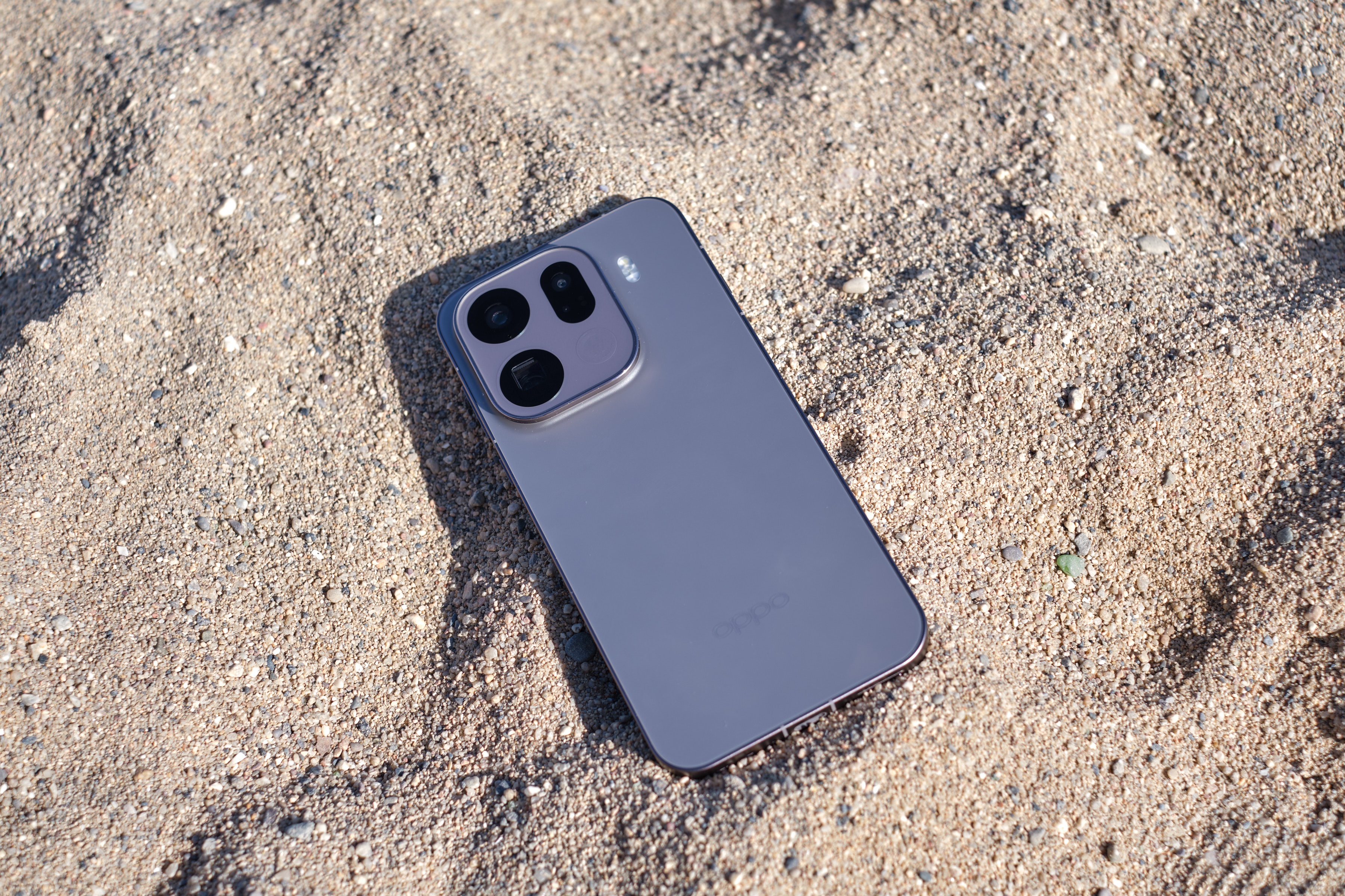 ओप्पो फाइंड एक्स9, फाइंड एक्स9 प्रो, फाइंड एक्स9 की कीमत, हैसलब्लैड ओप्पो कैमरा, फाइंड एक्स9 प्रो की कीमत, ओप्पो फ्लैगशिप 2025 फोटो 1 Oppo Find X9,  Find X9 Pro,  Find X9 gia,  camera Hasselblad Oppo,  Find X9 Pro gia,  Oppo flagship 2025 anh 1