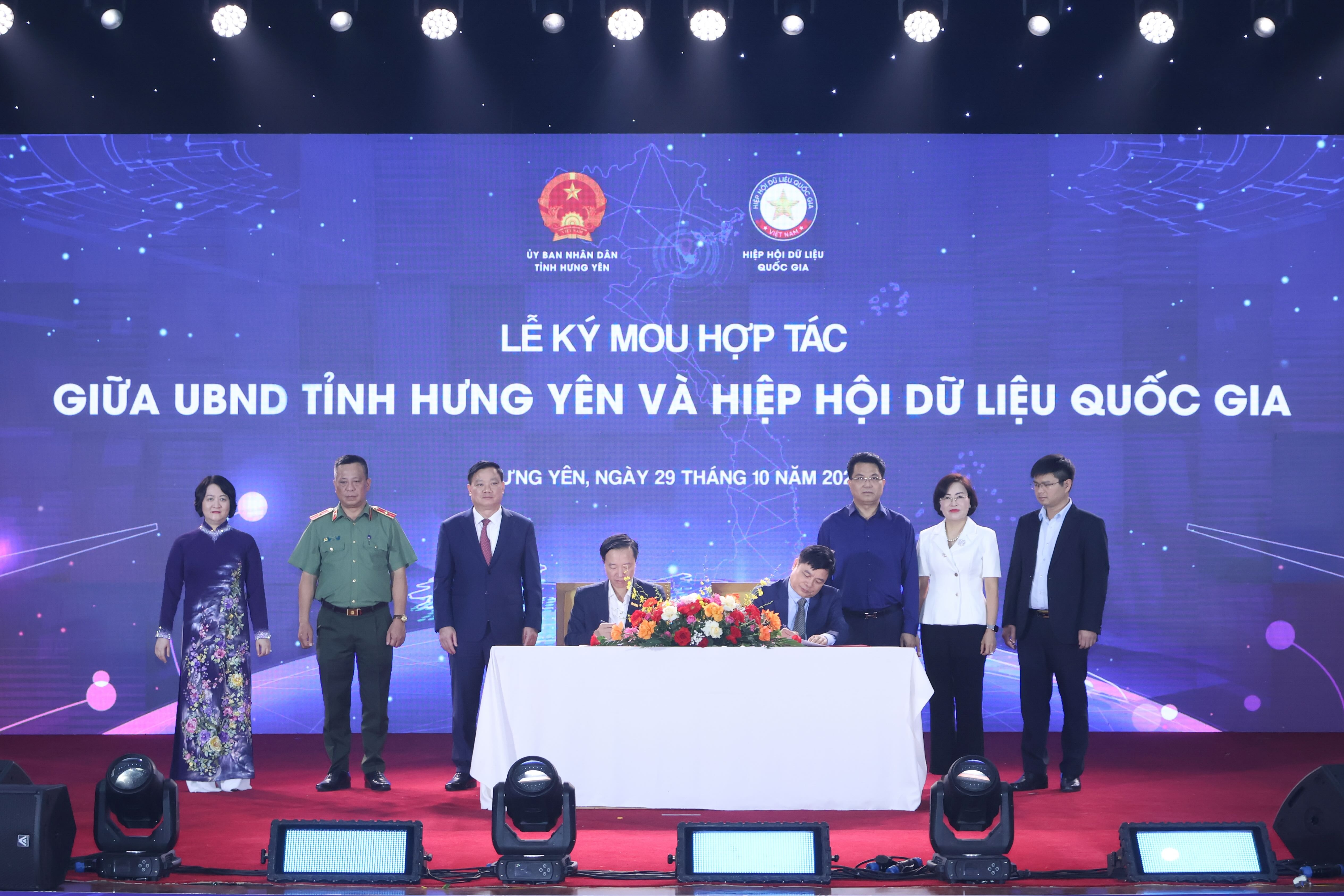 Hung Yen-provinsen, digital transformation, Data Association, fototeknologiforum 2 tinh Hung Yen,  chuyen doi so,  Hiep hoi Du lieu,  dien dan cong nghe anh 2