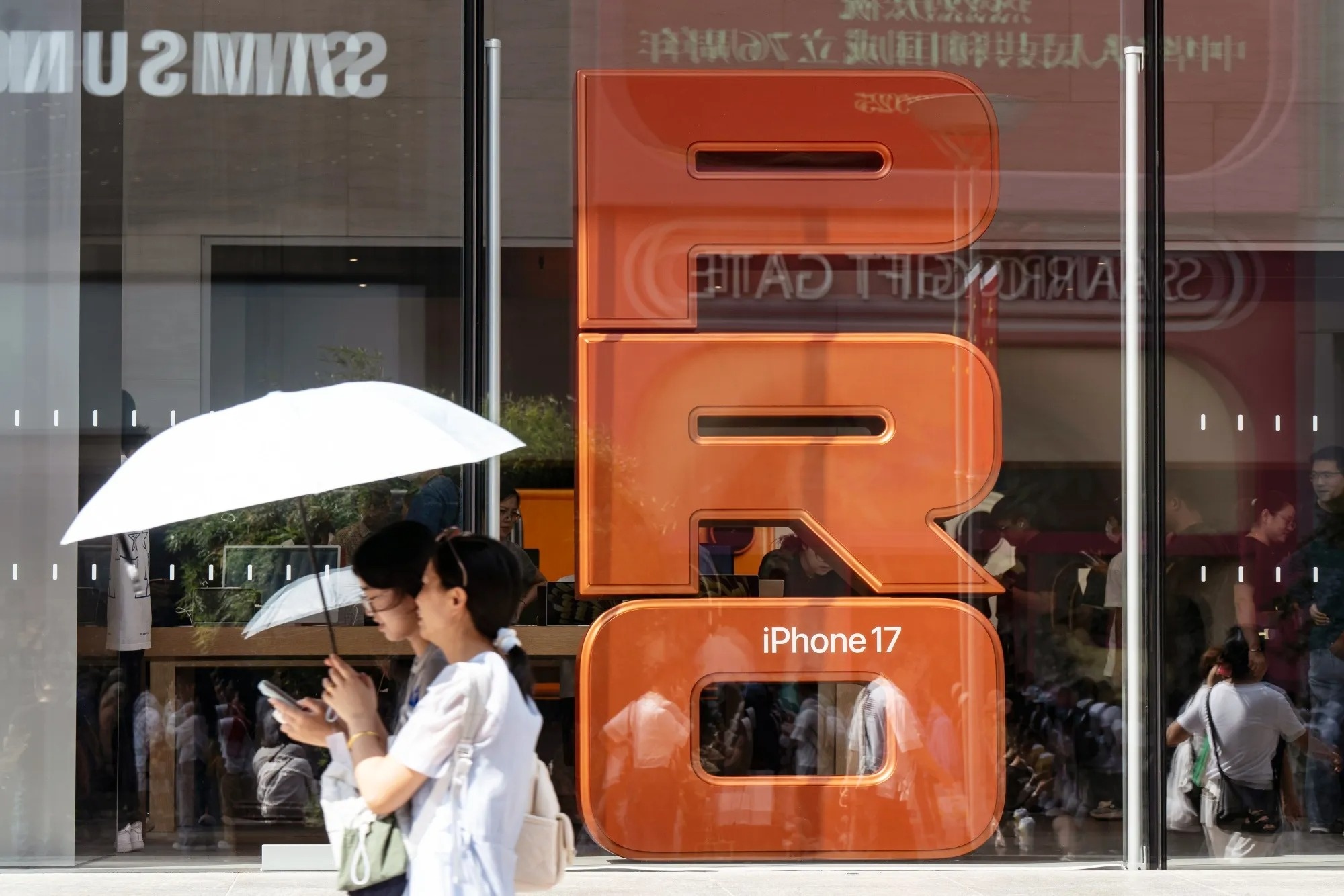 Apple nam thanh lap,  tin don iPhone 18,  MacBook Pro M6 Max,  Apple san pham moi anh 1