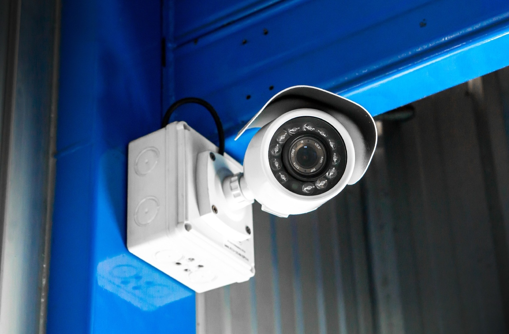 Cach 'che' camera an ninh khong can dung khan hinh anh