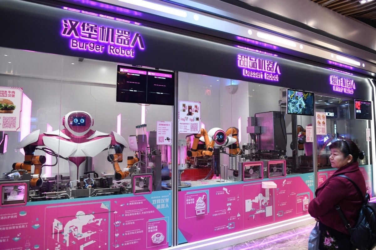 AI va robot sap 'xam chiem' nha hang hinh anh