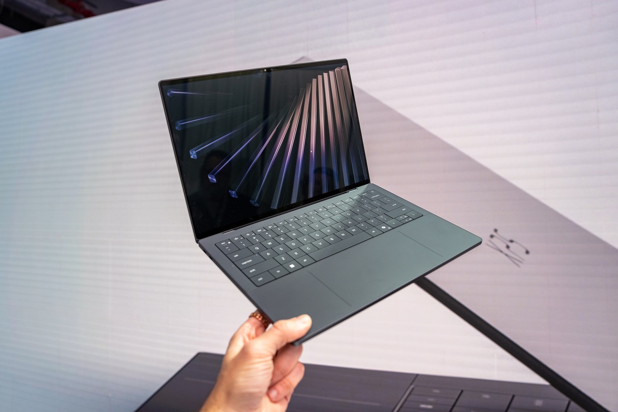 Dell XPS tro lai hinh anh