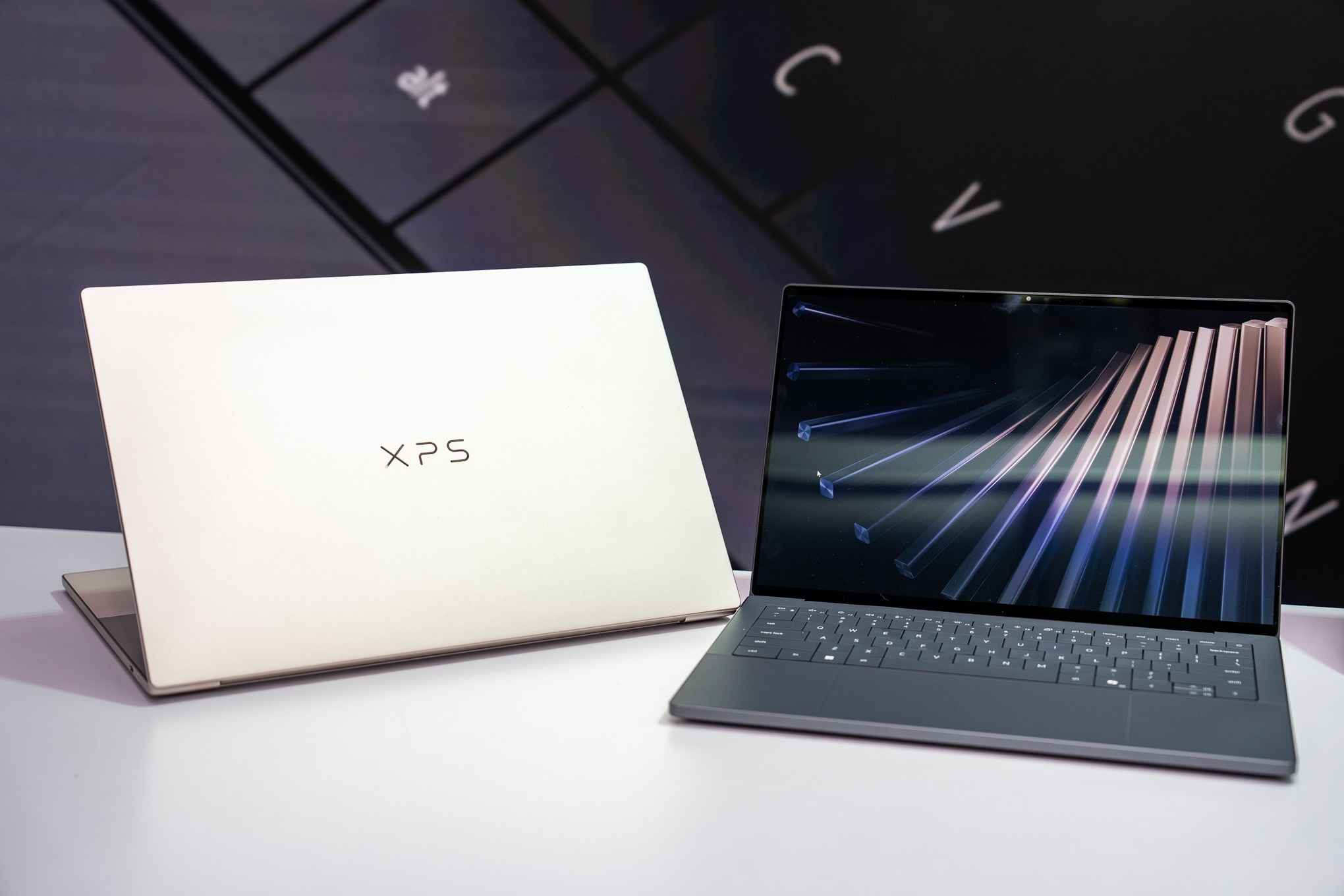 Dell XPS 14,  Dell XPS 16,  Dell XPS 2026,  laptop Dell XPS,  XPS vs MacBook Pro anh 7
