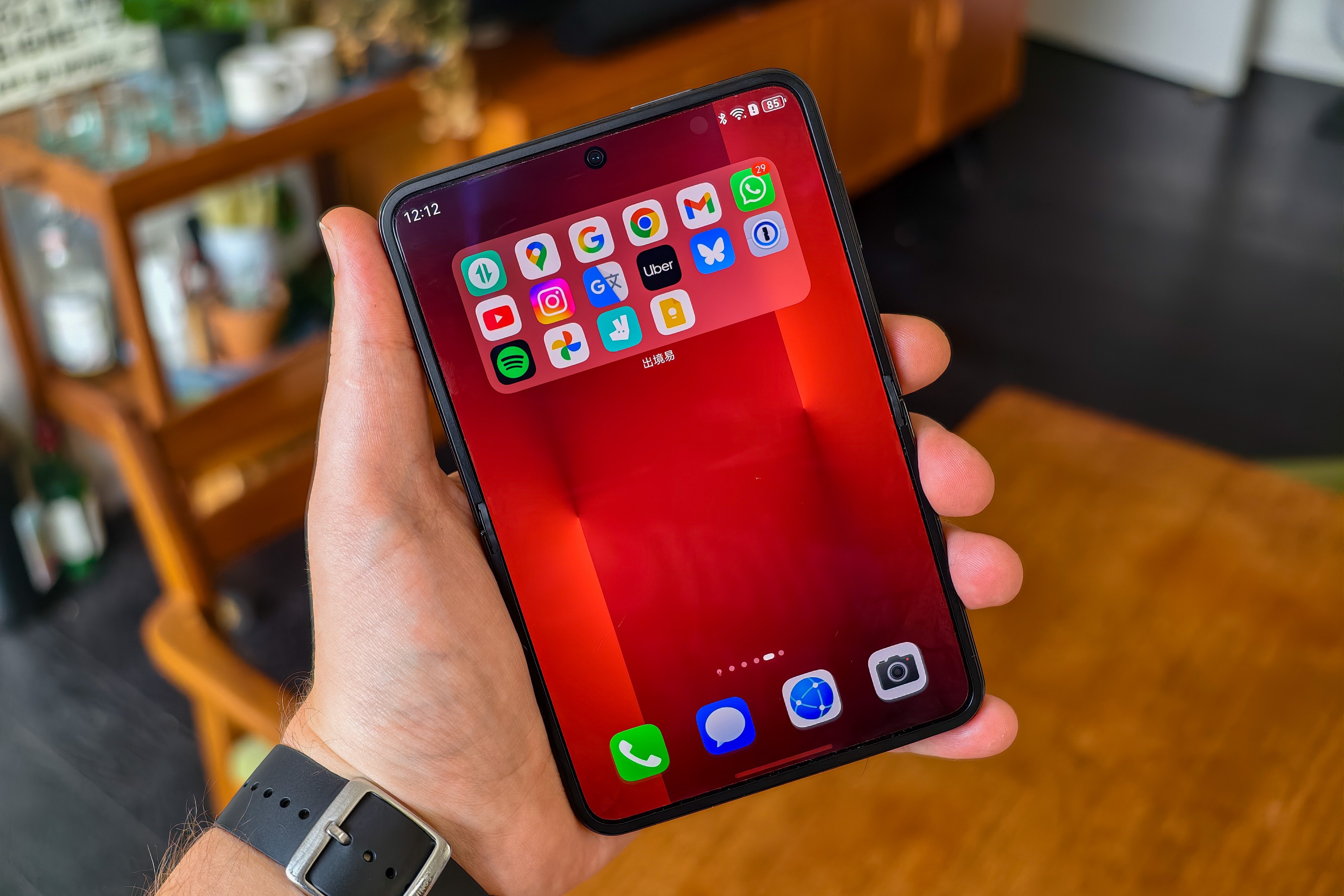 Smartphones plegables, smartphones plegables Samsung, ventas de smartphones plegables, Samsung Galaxy Z Fold7 (imagen 4) hombre inteligente hinh brecha, brecha de teléfono inteligente cua Samsung, brecha de teléfono inteligente doanh so, Samsung Galaxy Z Fold7 anh 4