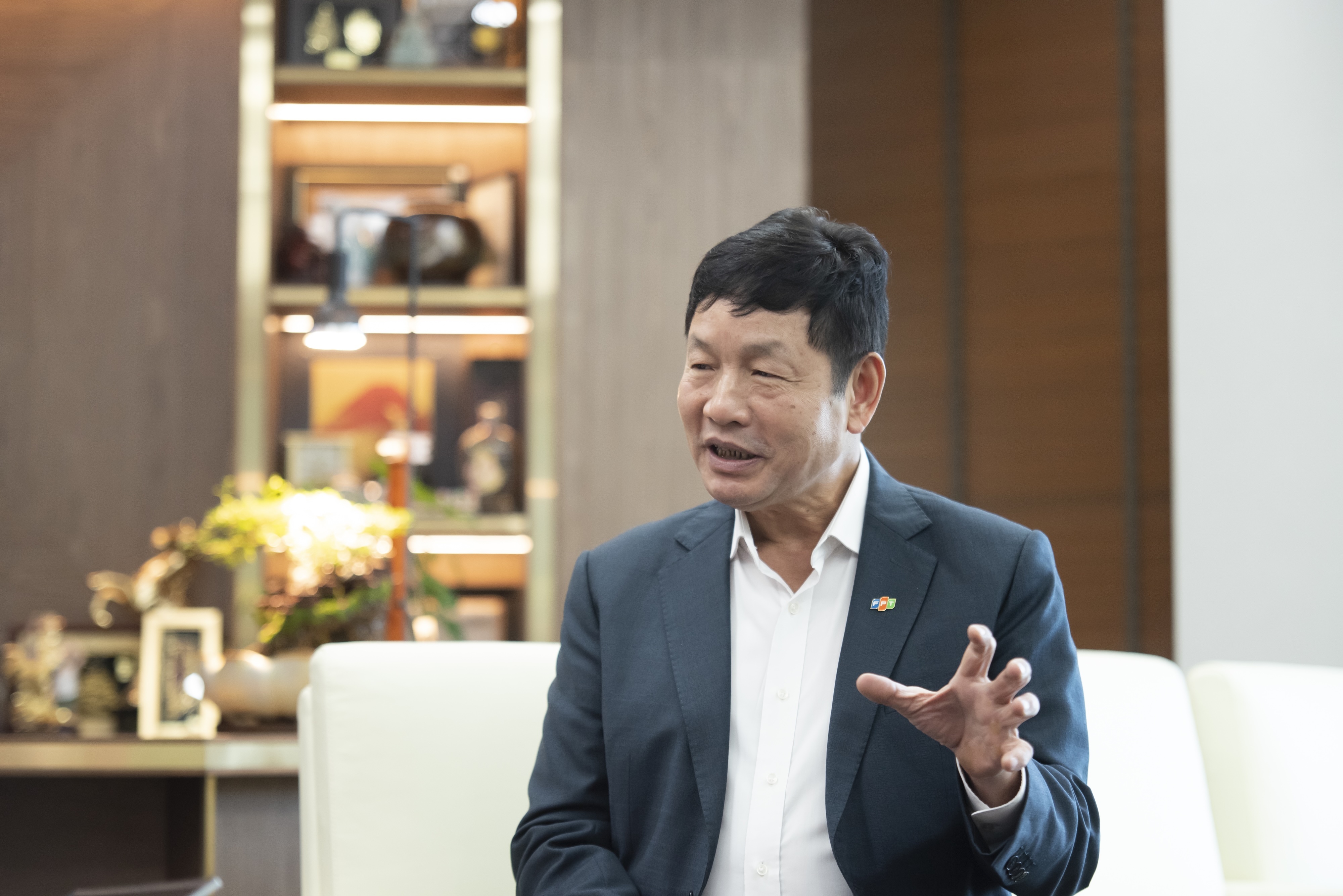 Chu tich FPT: 'Viet Nam can di con duong rieng de phat trien chip' hinh anh