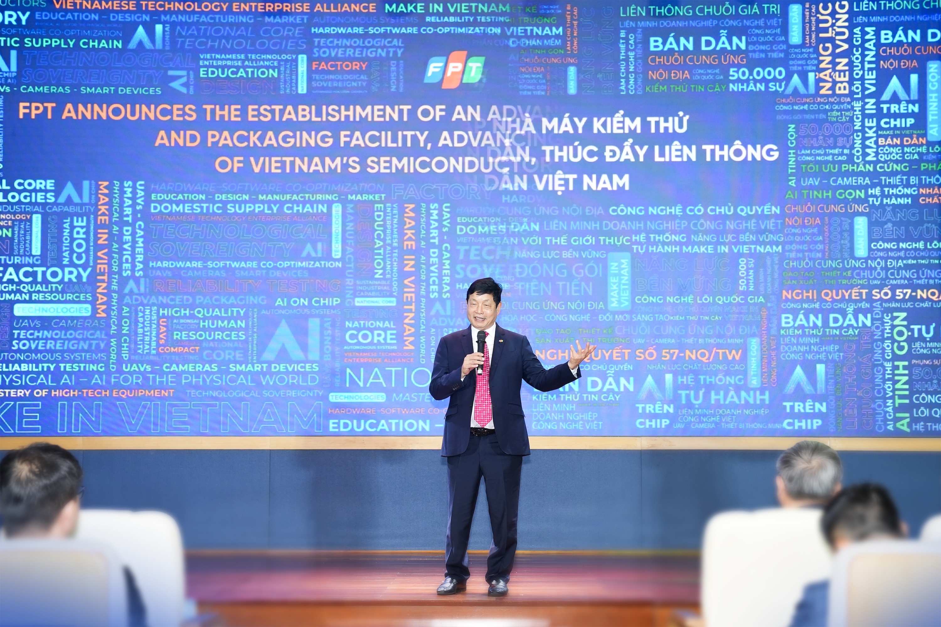 nha may chip FPT,  FPT chip ban dan,  nha may chip Viettel,  cong nghiep ban dan,  chip cua Viet Nam anh 2