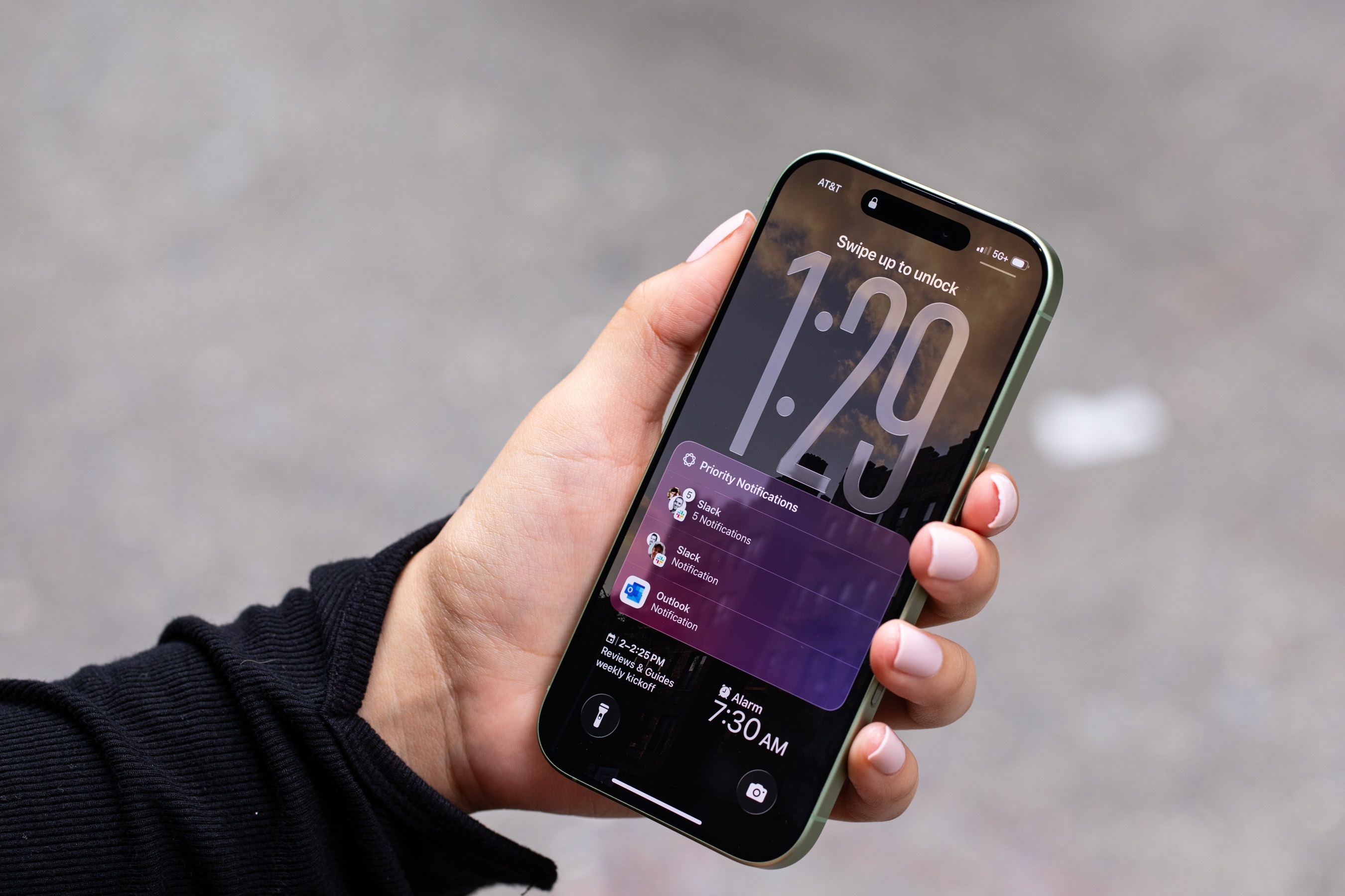 tin don iPhone 18,  iPhone man hinh gap,  doanh thu cua Apple,  iPhone 18 ra mat anh 1