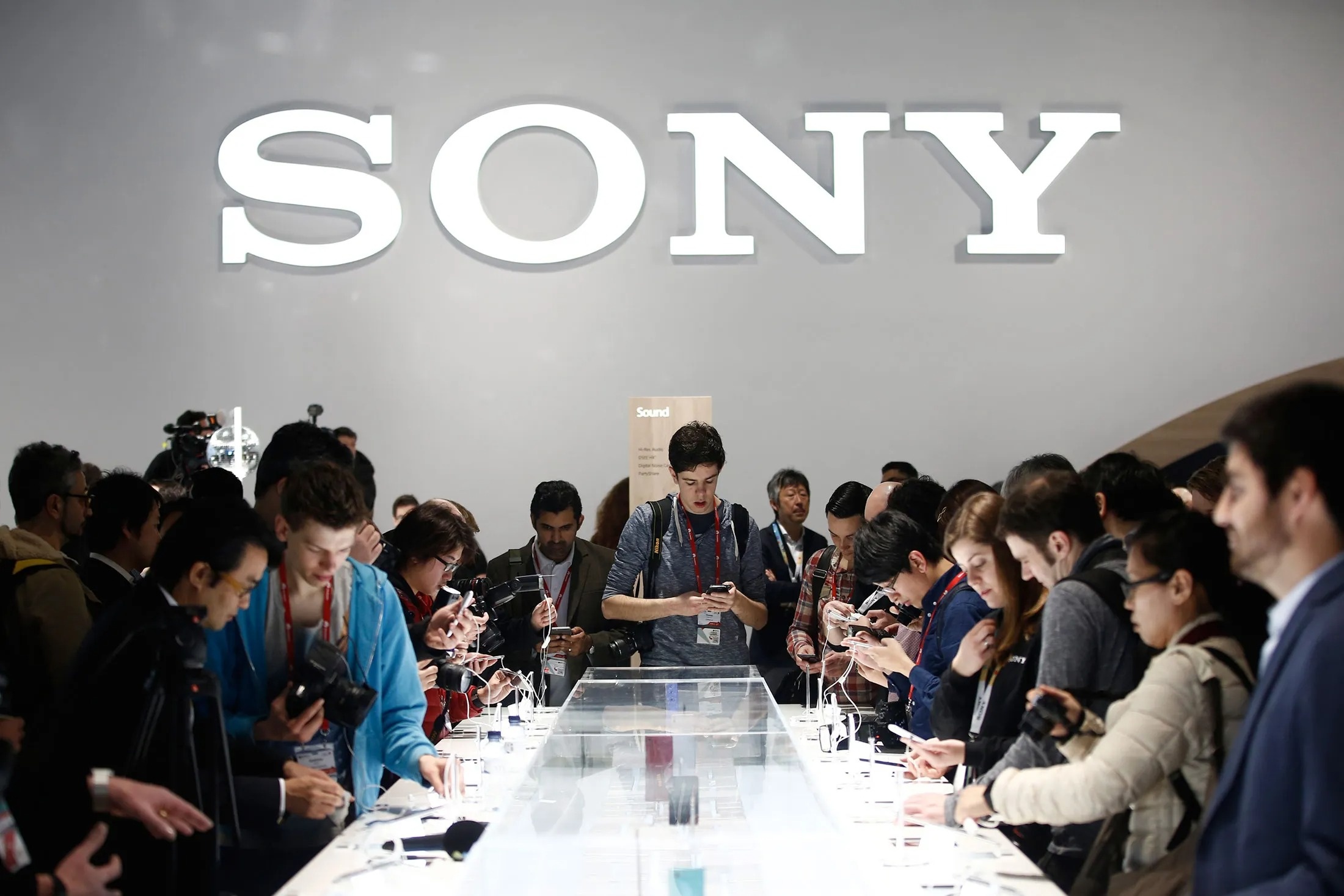 Sony gio ra sao hinh anh