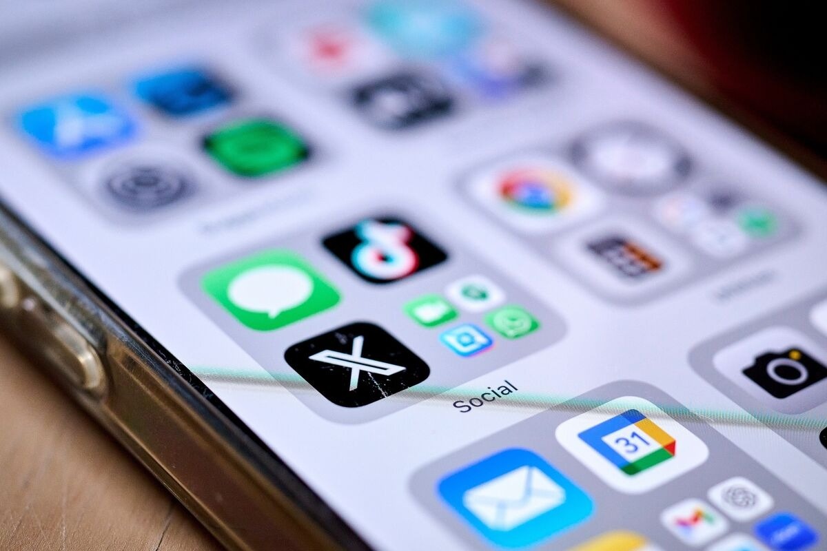 cam mang xa hoi,  tac hai cua Facebook,  cam tre dung Facebook,  Australia cam tre em anh 2