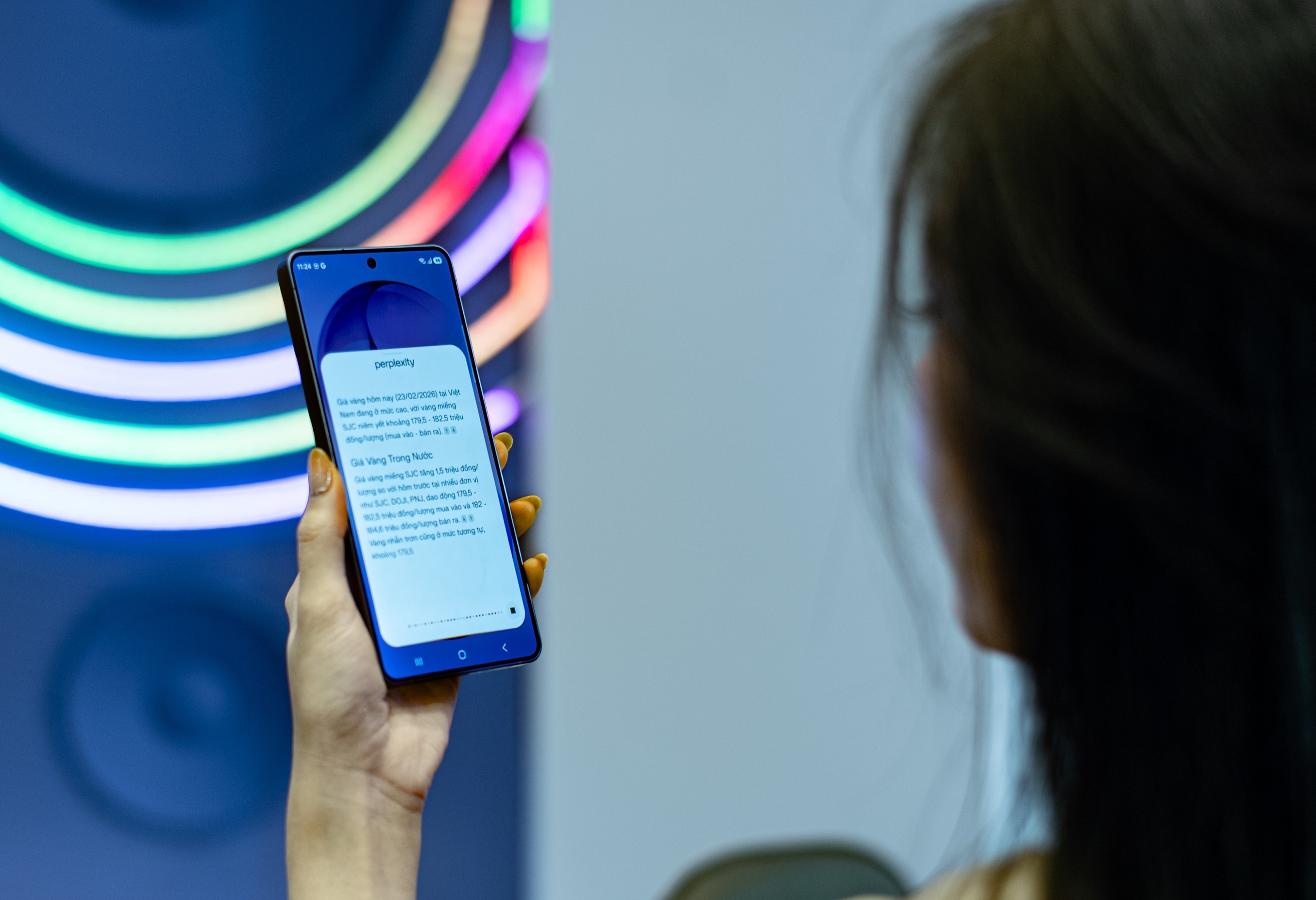 Samsung Galaxy Unpacked 2026، Samsung Galaxy S26 Ultra، Galaxy S26 لانچ، Galaxy S26 ہارڈ ویئر، Galaxy S26 قیمت (تصویر 6) Samsung Galaxy Unpacked 2026, Samsung Galaxy S26 Ultra, Galaxy S26 ra mat, Galaxy S26 phan cung, gia ban Galaxy S26 anh 6