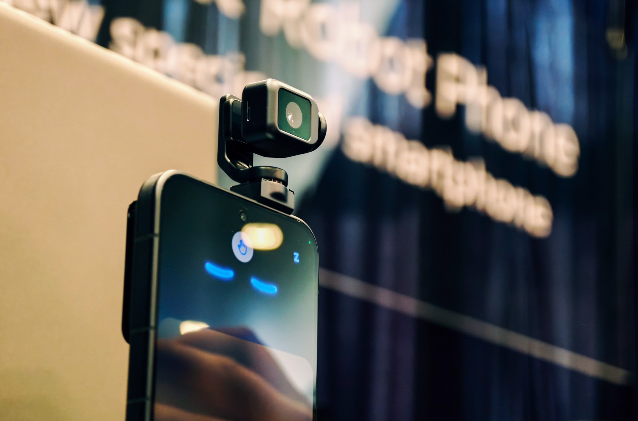 Trien lam MWC 2026,  MWC 2026 la gi,  smartphone tai MWC 2026,  smartphone man hinh gap,  laptop choi game anh 5