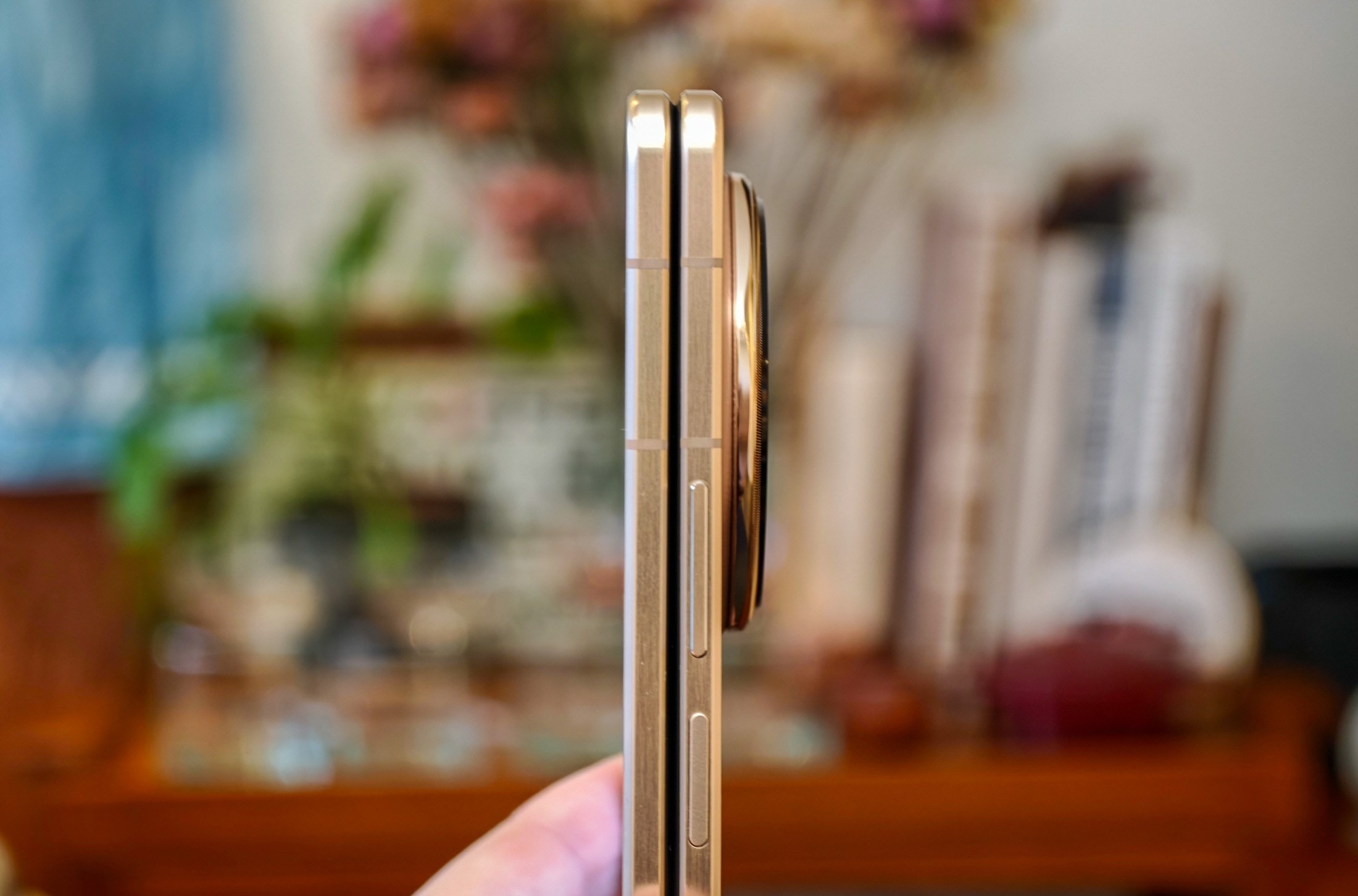 Trien lam MWC 2026,  MWC 2026 la gi,  smartphone tai MWC 2026,  smartphone man hinh gap,  laptop choi game anh 7