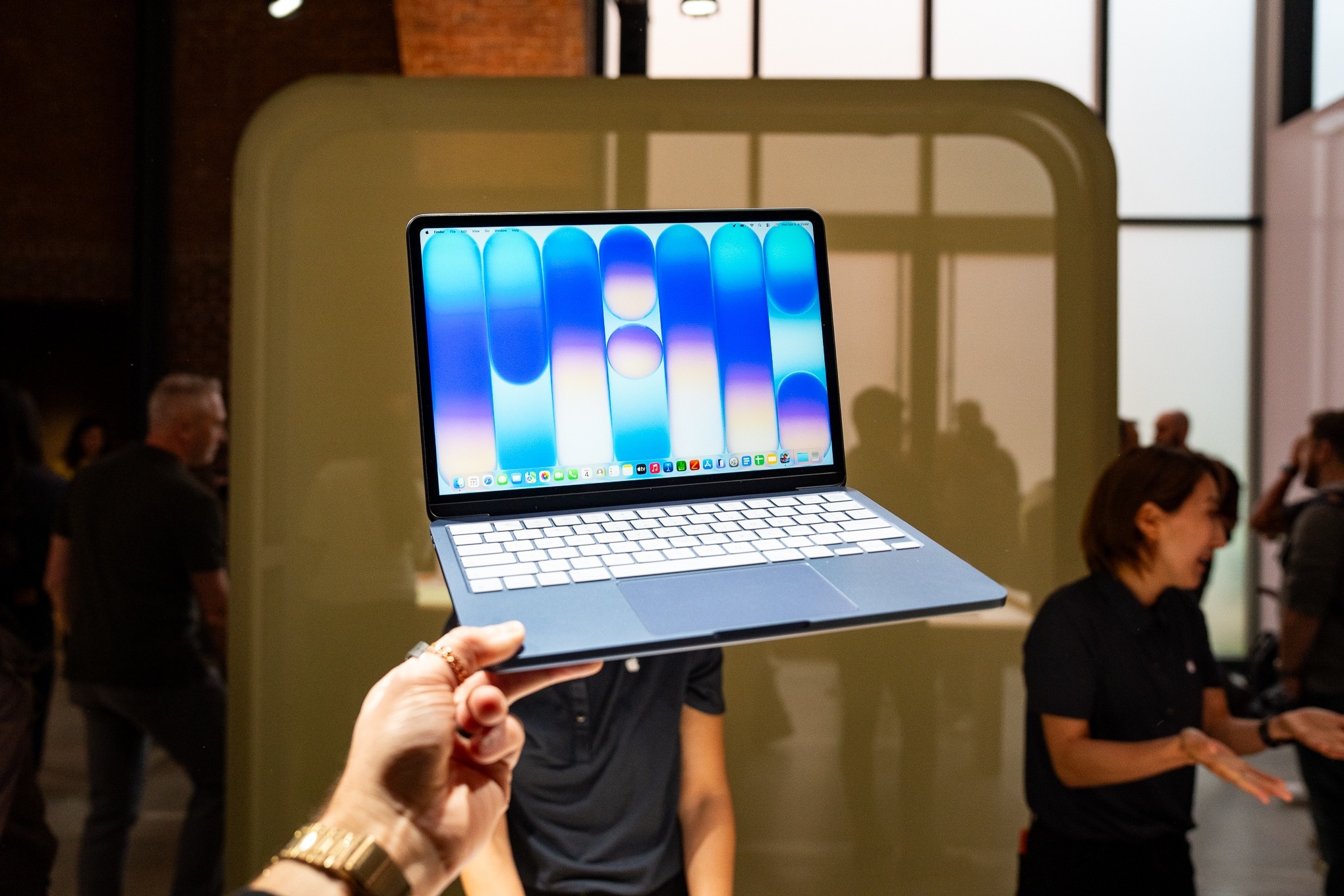 MacBook Neo la gi,  gia ban MacBook Neo,  cau hinh MacBook Neo,  mua MacBook gia re anh 9