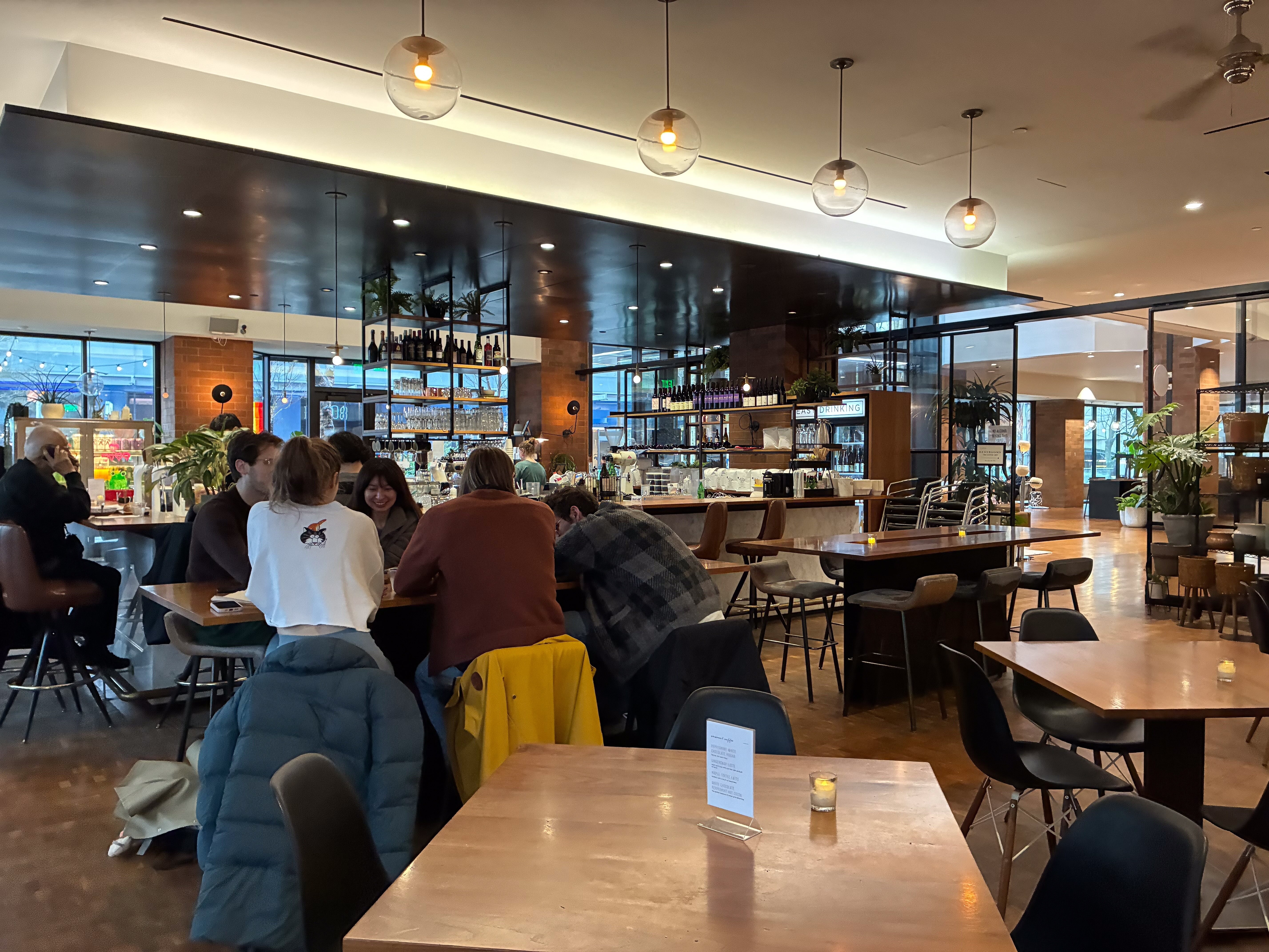 danh gia iPhone 17e,  gia ban iPhone 17e,  iPhone 17e la gi,  cau hinh iPhone 17e anh 6