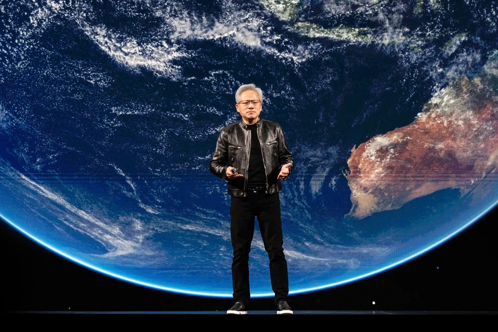 Nvidia tuyen chien voi Intel, AMD hinh anh