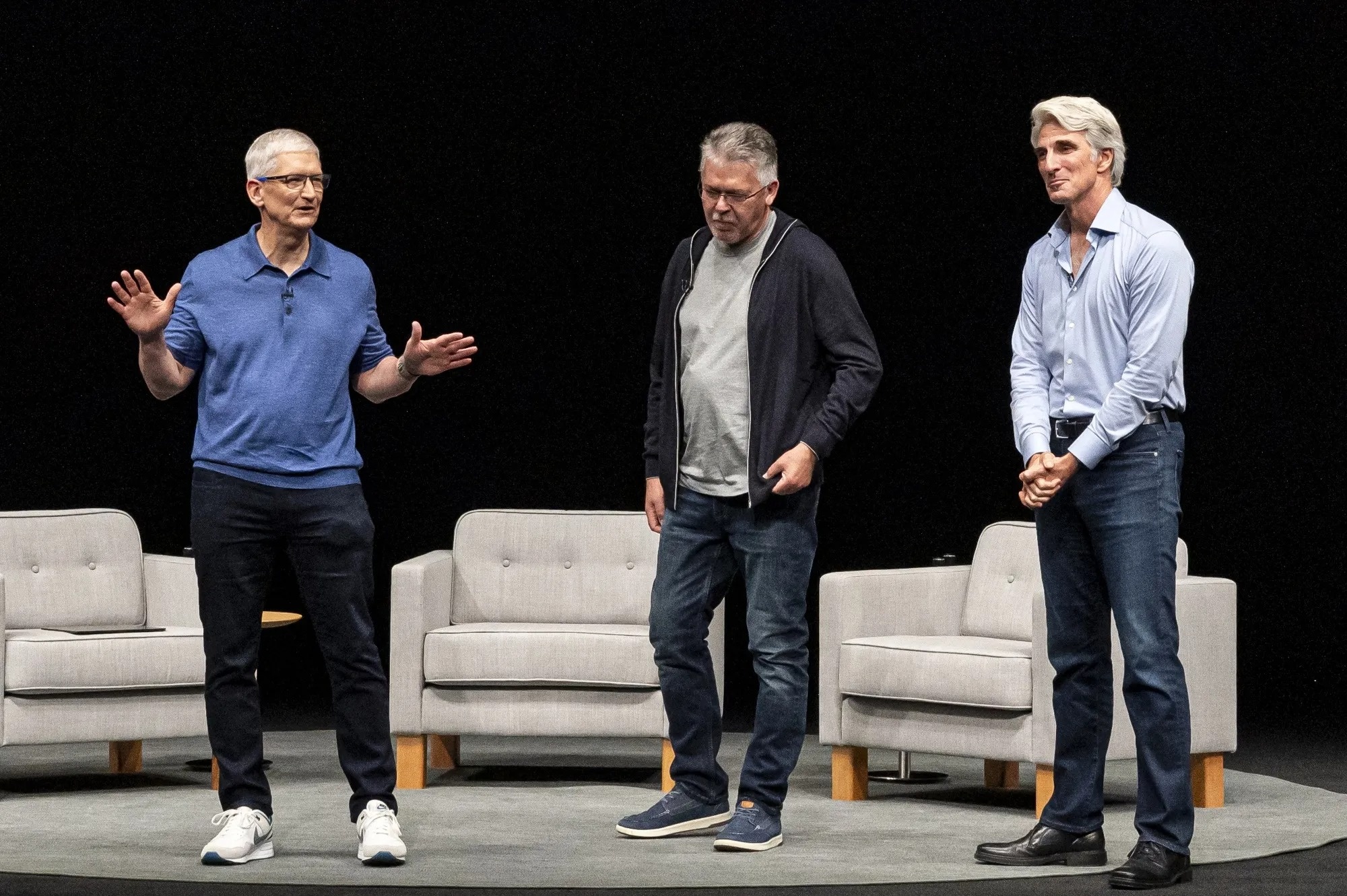 Apple Intelligence la gi,  Siri phien ban moi,  lanh dao Apple,  Tim Cook tu chuc,  su kien WWDC 2026 anh 1