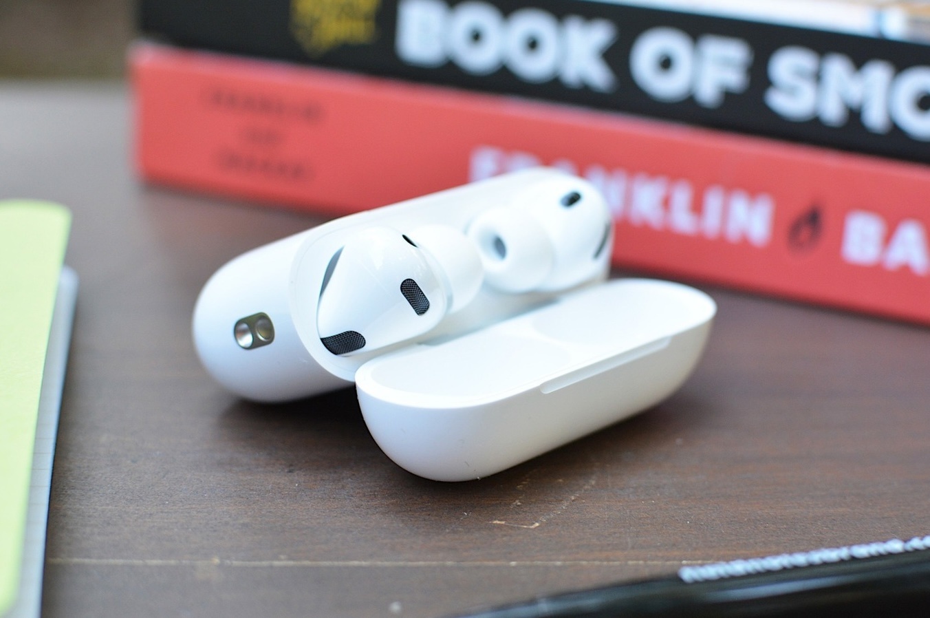 Tinh nang khong phai ai cung biet tren AirPods hinh anh