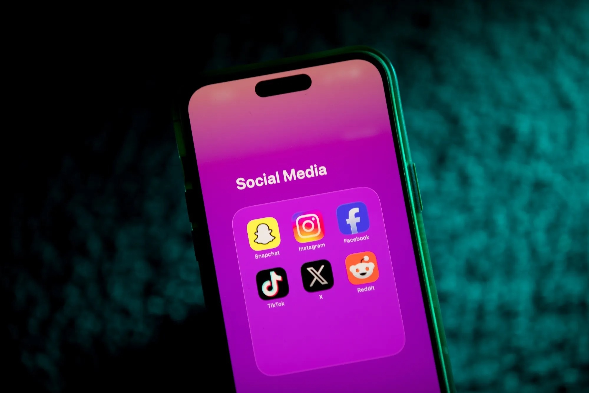 cam mang xa hoi,  cam tre dung MXH,  cam tre dung Facebook,  Australia cam tre em,  an toan tren Internet anh 1