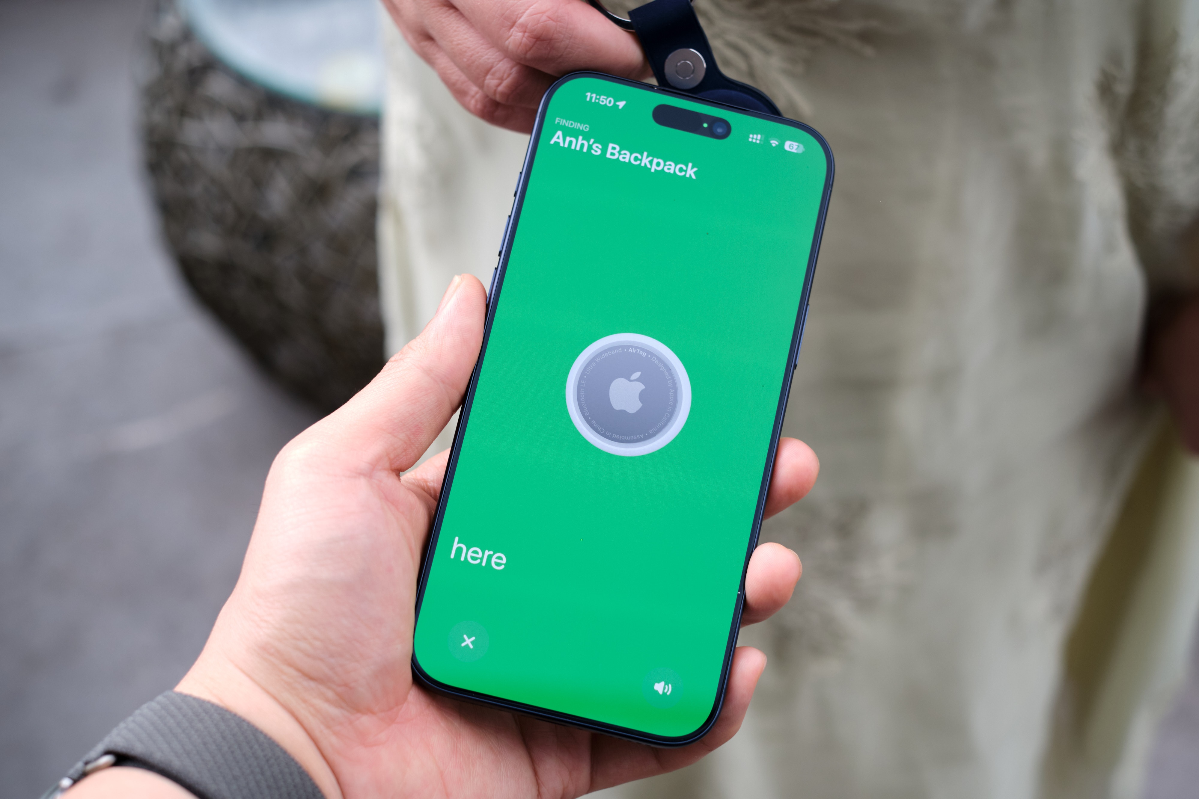 đánh giá AirTag 2, trên tay AirTag 2, AirTag là gì, AirTag của Apple, phụ kiện AirTag 2 ảnh 6 đánh giá AirTag 2, trên tay AirTag 2, AirTag là gì, AirTag của Apple, phụ kiện AirTag 2 ảnh 6