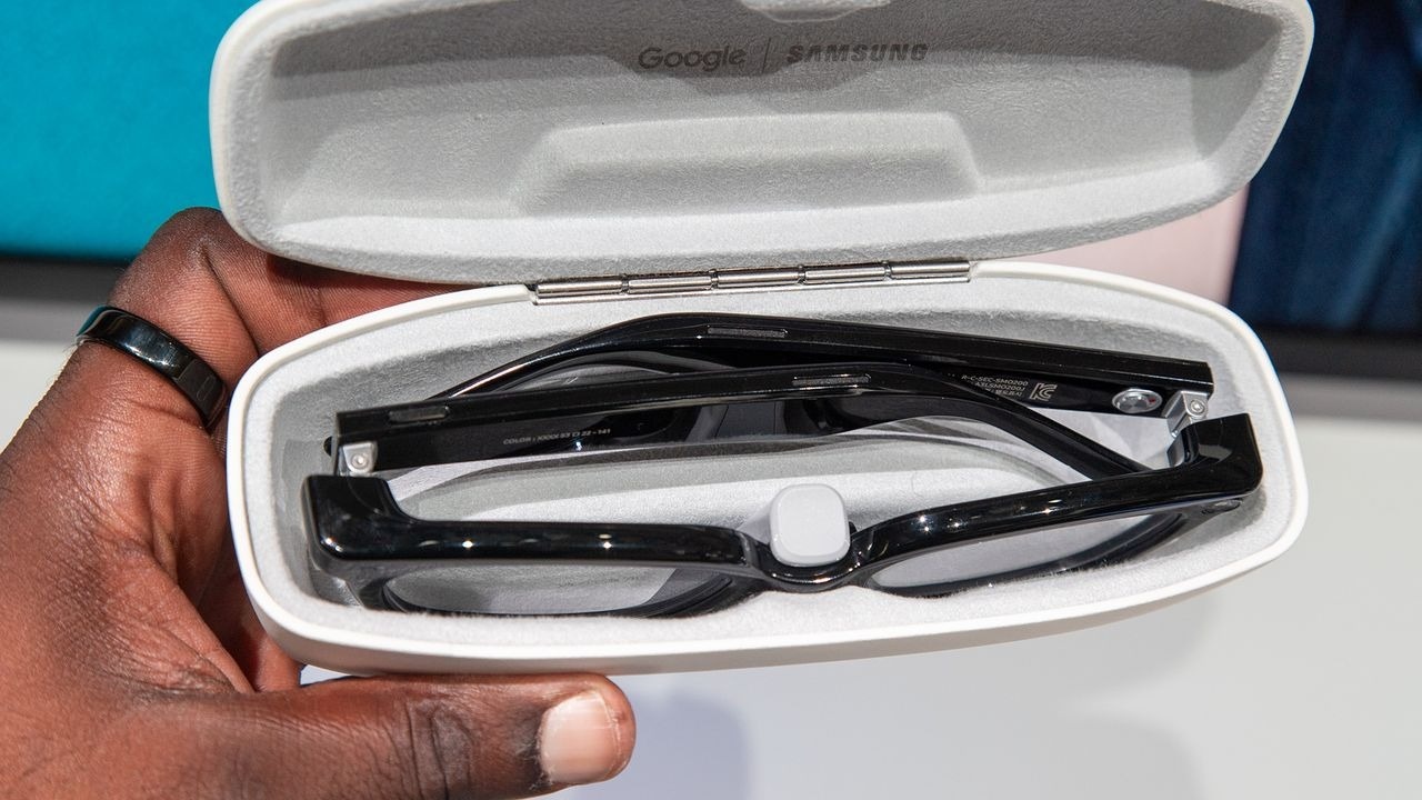 k&iacute;nh th&ocirc;ng minh Meta,  k&iacute;nh th&ocirc;ng minh Ray-Ban,  k&iacute;nh th&ocirc;ng minh Samsung,  mua k&iacute;nh th&ocirc;ng minh,  Samsung Galaxy Z Fold8 ảnh 11