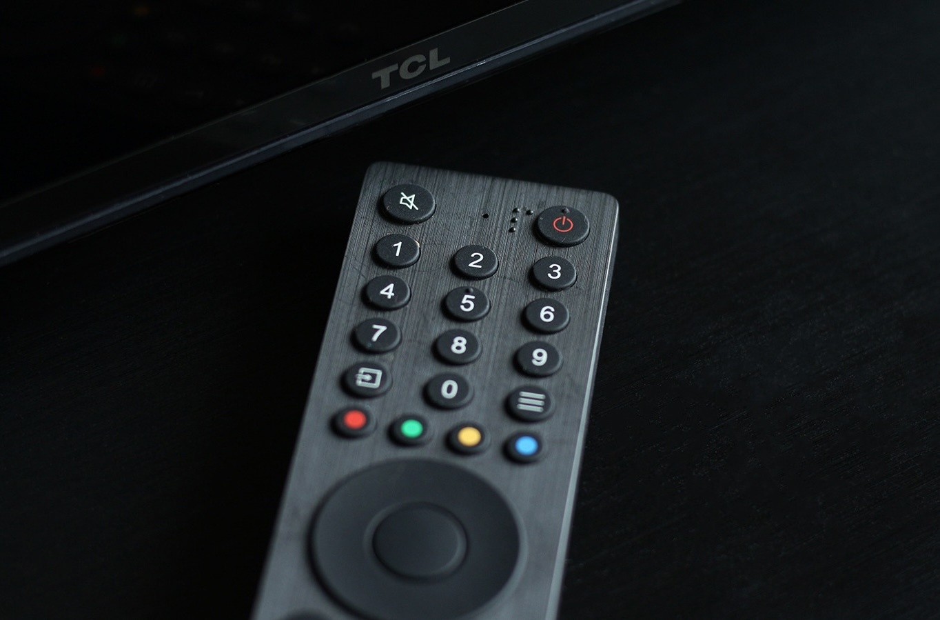 Thứ không thay đổi trên điều khiển TV hàng chục năm qua