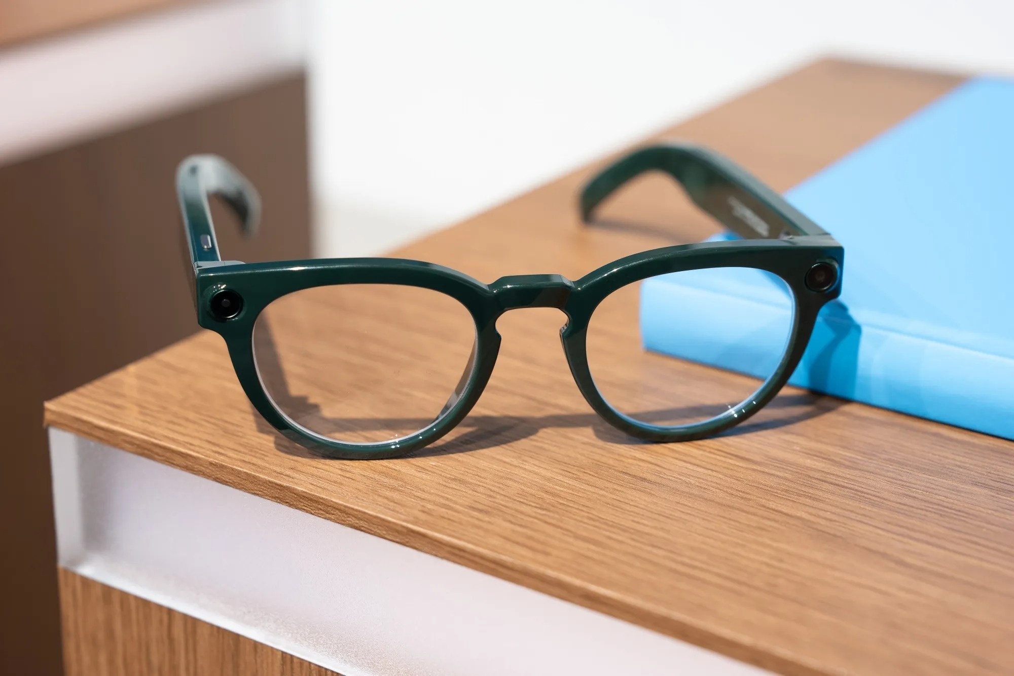 k&iacute;nh th&ocirc;ng minh Apple,  k&iacute;nh th&ocirc;ng minh Meta,  k&iacute;nh th&ocirc;ng minh Samsung,  k&iacute;nh Meta Ray-Ban,  thiết bị AI ảnh 1