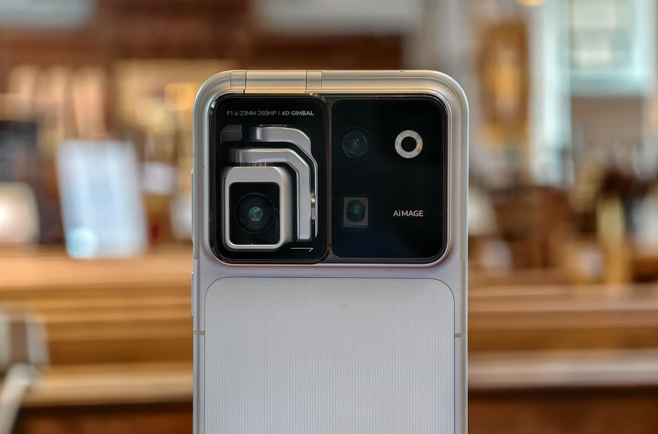 Honor Robot Phone,  gimbal chống rung smartphone,  gimbal DJI Osmo Pocket,  smartphone t&iacute;ch hợp gimbal ảnh 2