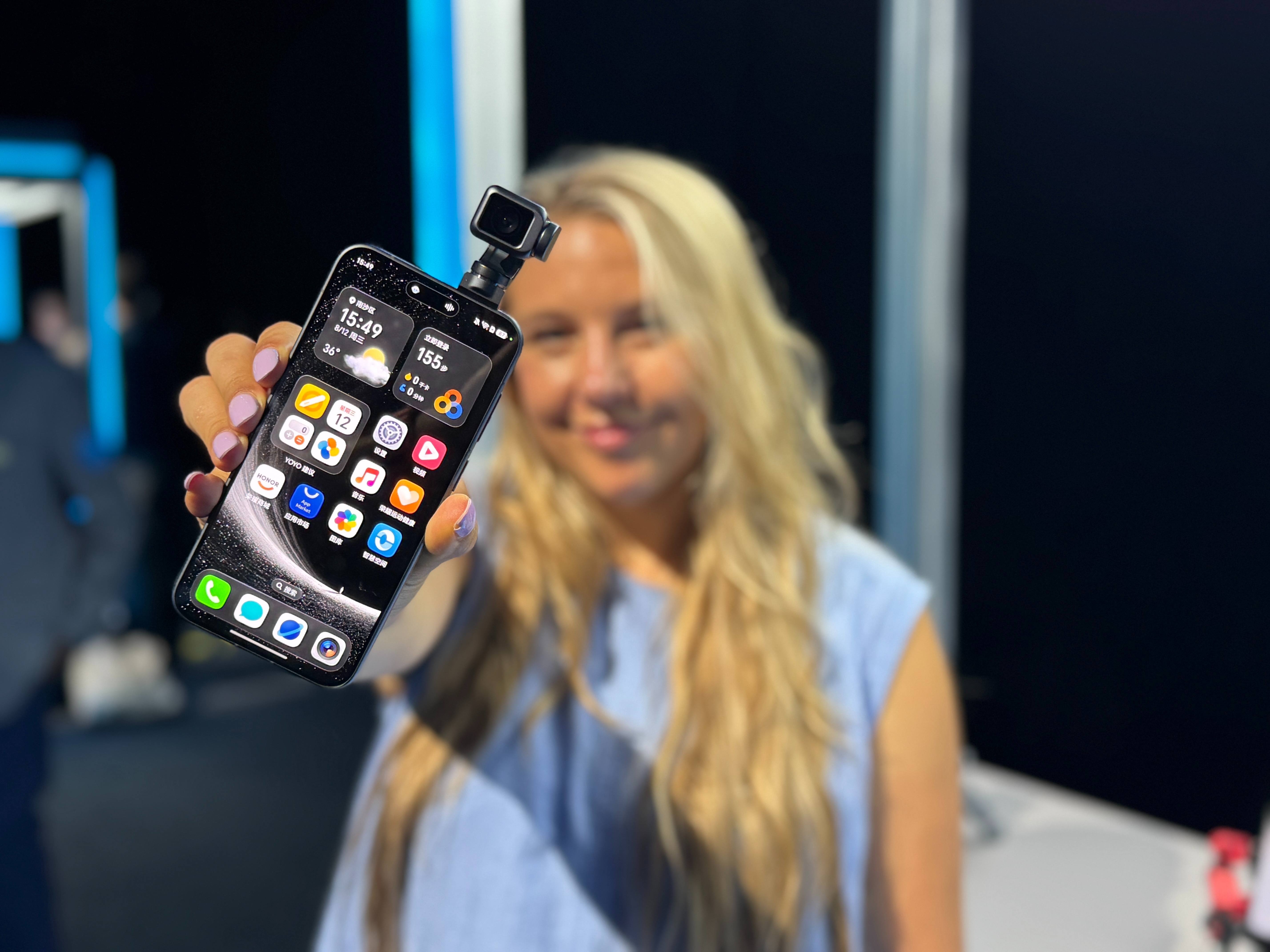 Honor Robot Phone,  gimbal chống rung smartphone,  gimbal DJI Osmo Pocket,  smartphone t&iacute;ch hợp gimbal ảnh 18
