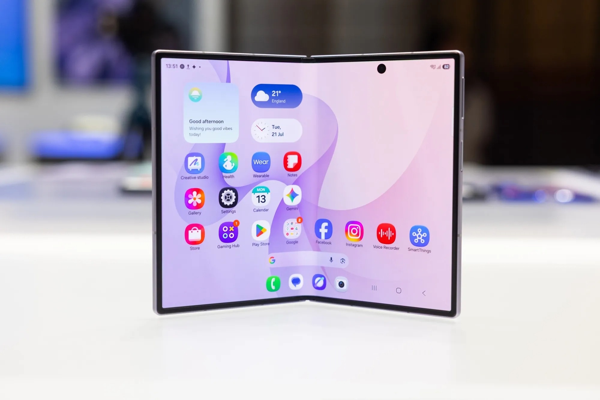 iPhone Ultra ra mắt,  iPhone m&agrave;n h&igrave;nh gập,  iPhone gập ra mắt,  Samsung Galaxy Z Fold8 ảnh 1