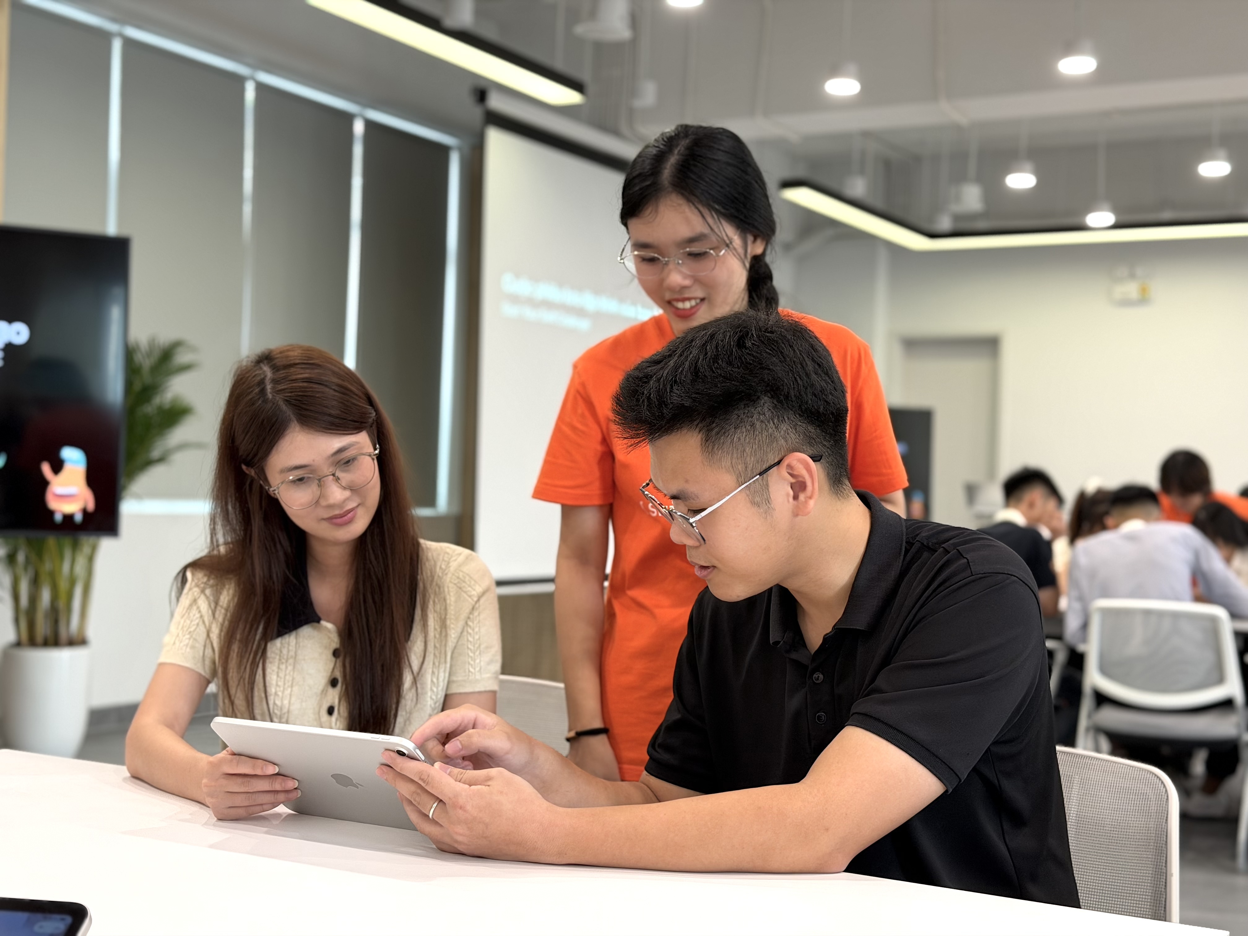 trung t&acirc;m gi&aacute;o dục,  chuỗi cung ứng Apple,  đối t&aacute;c của Apple,  Apple Việt Nam ảnh 1