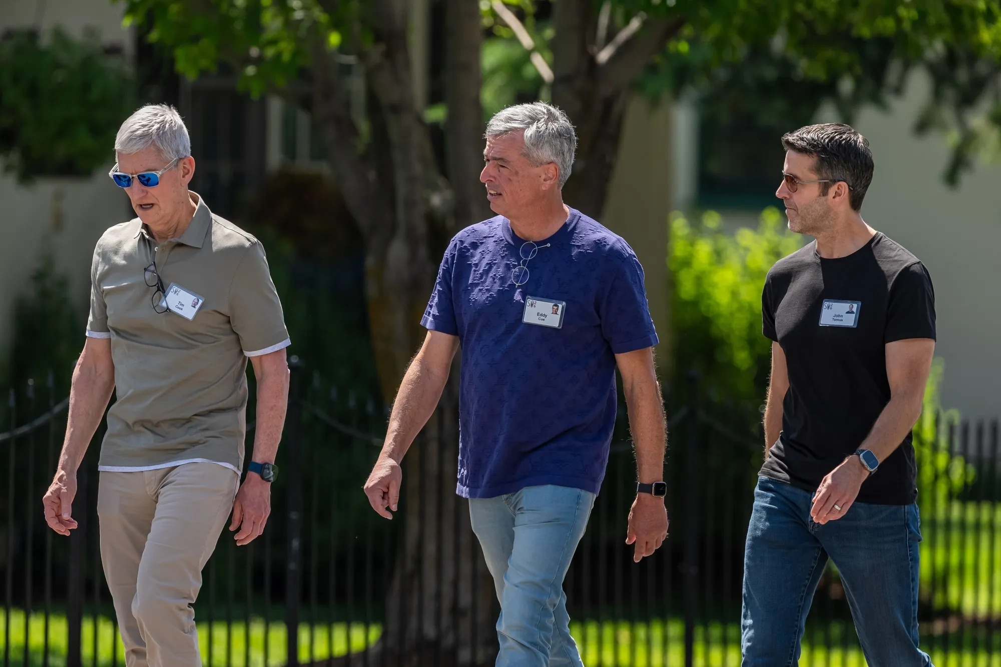 John Ternus l&agrave; ai,  Tim Cook nghỉ hưu,  CEO Apple l&agrave; ai,  Tim Cook từ chức ảnh 2