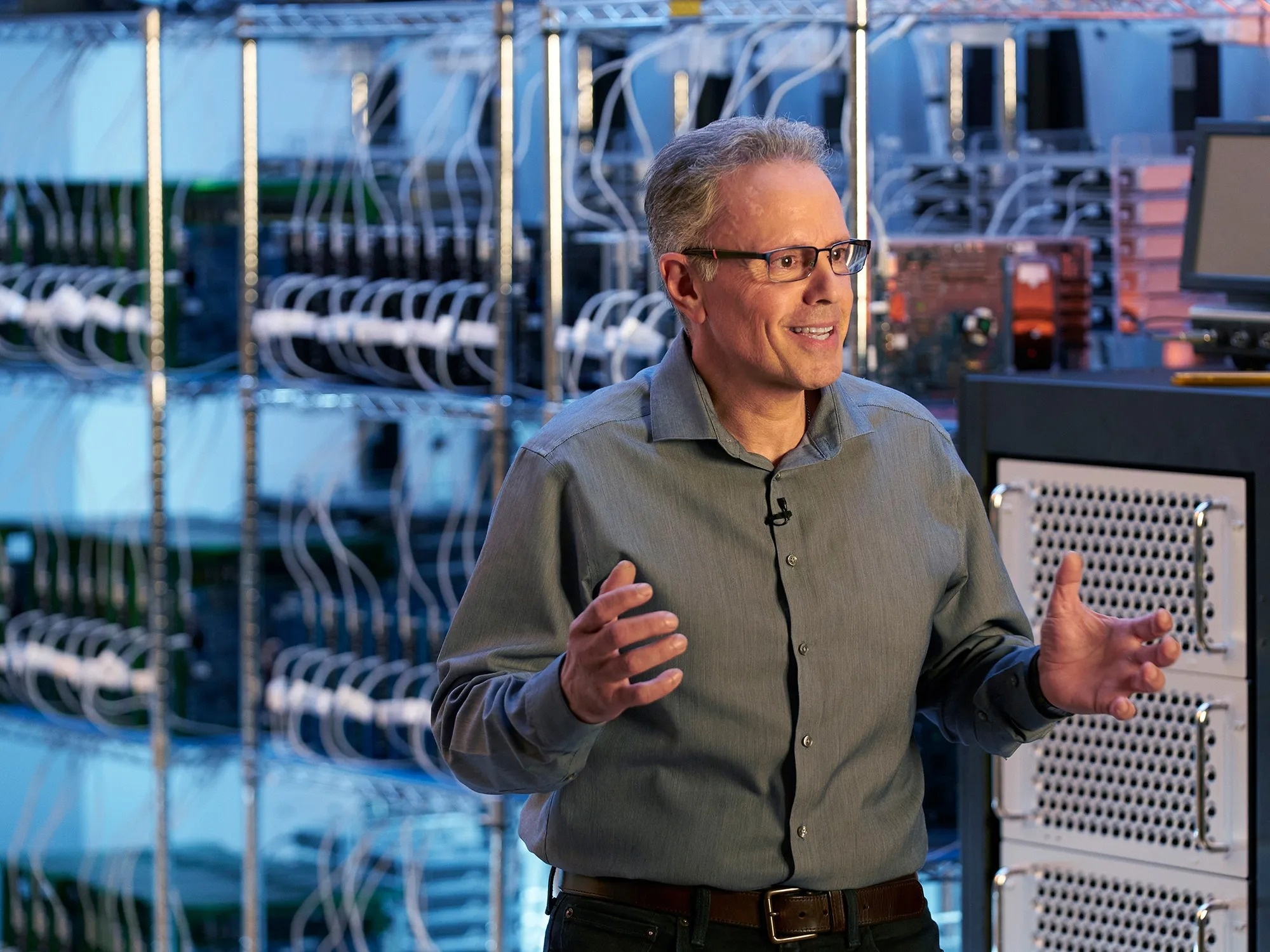 John Ternus l&agrave; ai,  Tim Cook nghỉ hưu,  CEO Apple l&agrave; ai,  Tim Cook từ chức ảnh 4