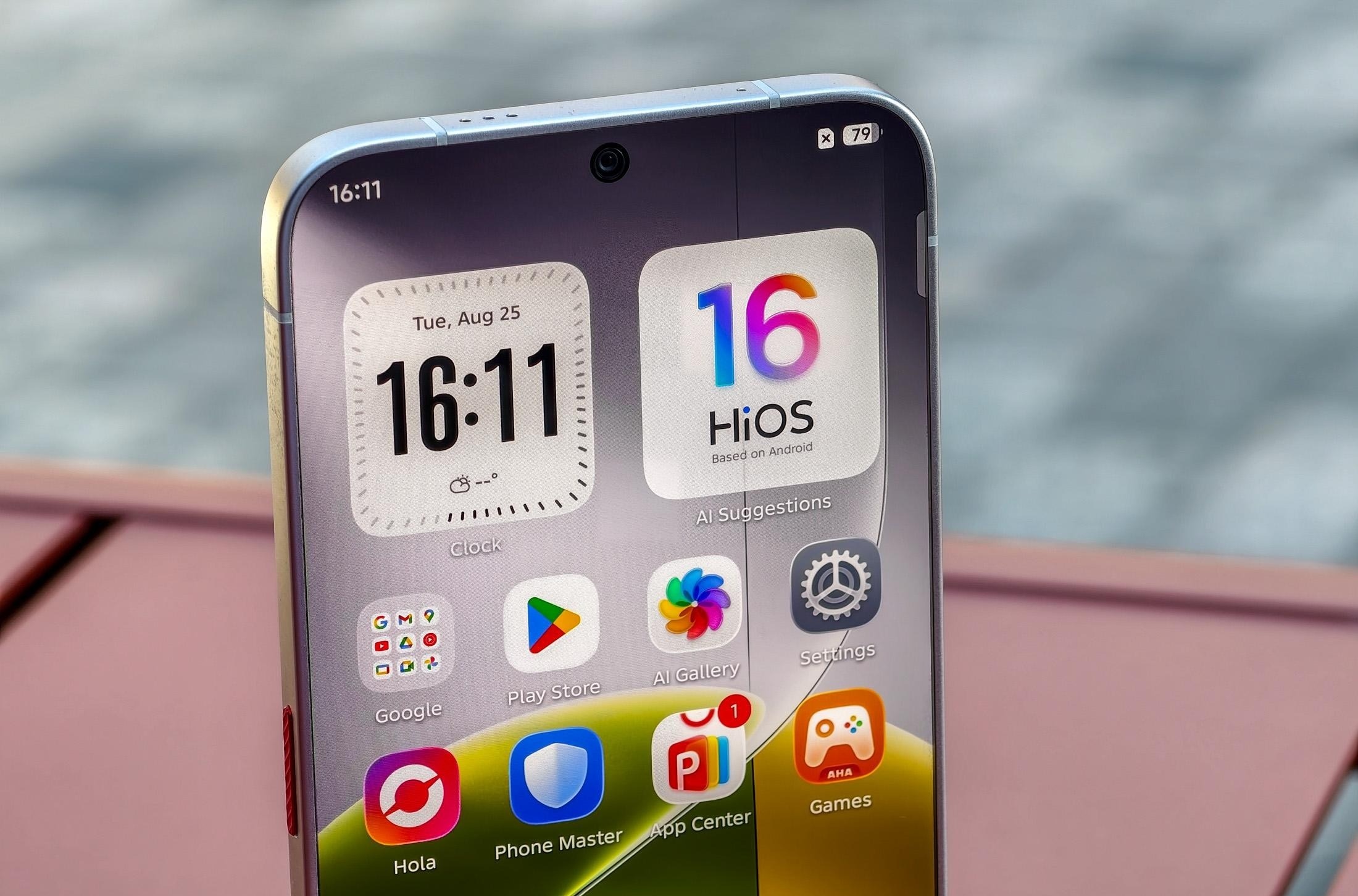 smartphone kh&ocirc;ng viền,  Tecno Bezelless phone,  điện thoại kh&ocirc;ng viền,  viền m&agrave;n h&igrave;nh ảnh 6