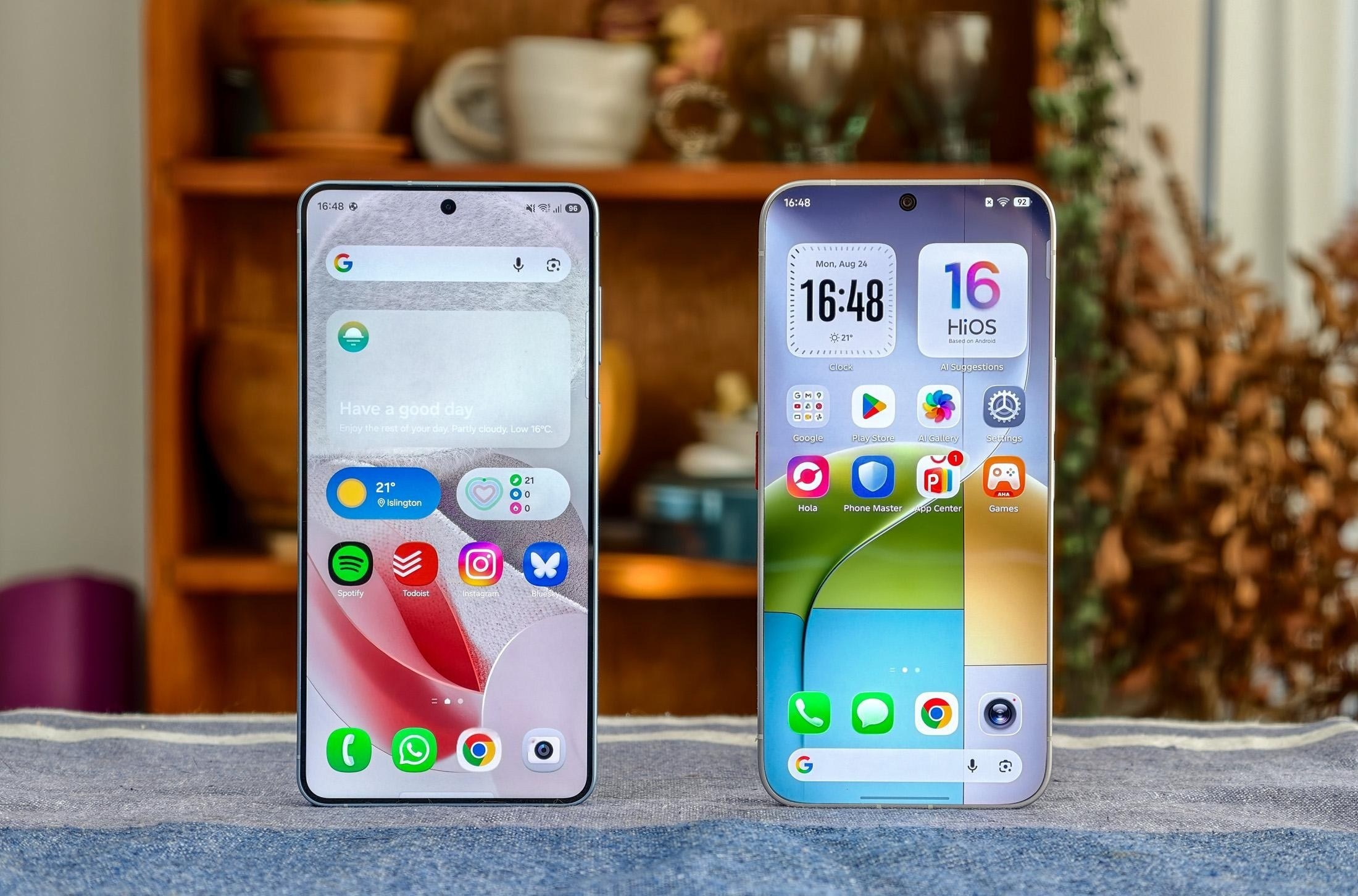 smartphone kh&ocirc;ng viền,  Tecno Bezelless phone,  điện thoại kh&ocirc;ng viền,  viền m&agrave;n h&igrave;nh ảnh 7