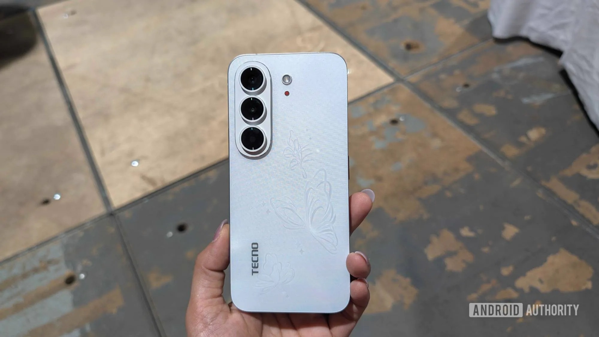 smartphone kh&ocirc;ng viền,  Tecno Bezelless phone,  điện thoại kh&ocirc;ng viền,  viền m&agrave;n h&igrave;nh ảnh 10