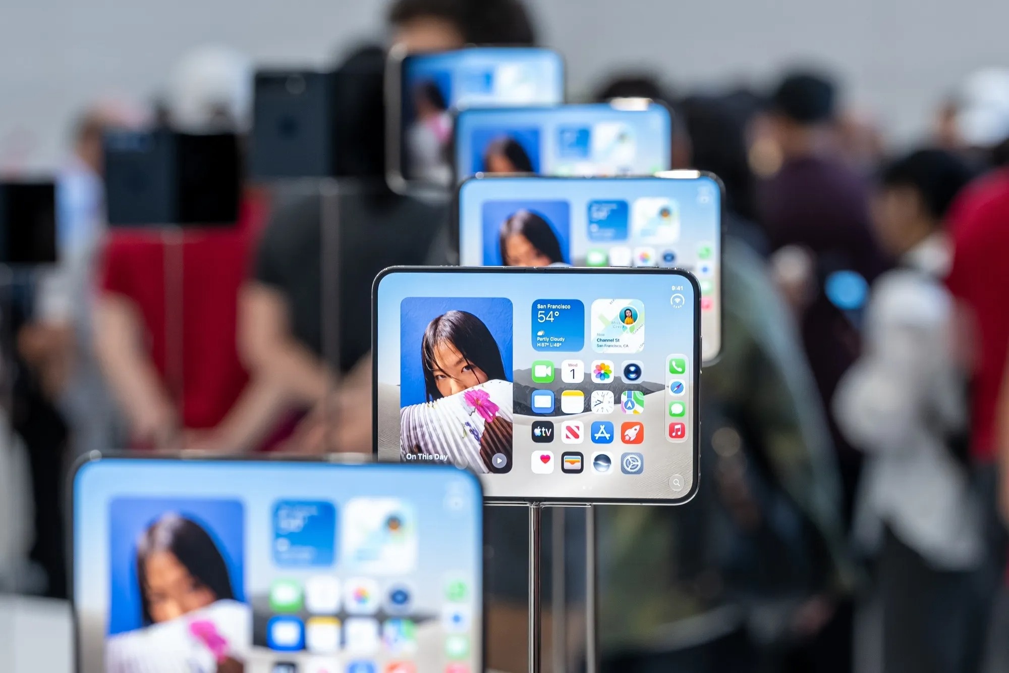 màn hình thông minh,  CEO John Ternus,  iPhone 18 Pro Max,  trợ lý Siri AI,  Apple Home Hub ảnh 2
