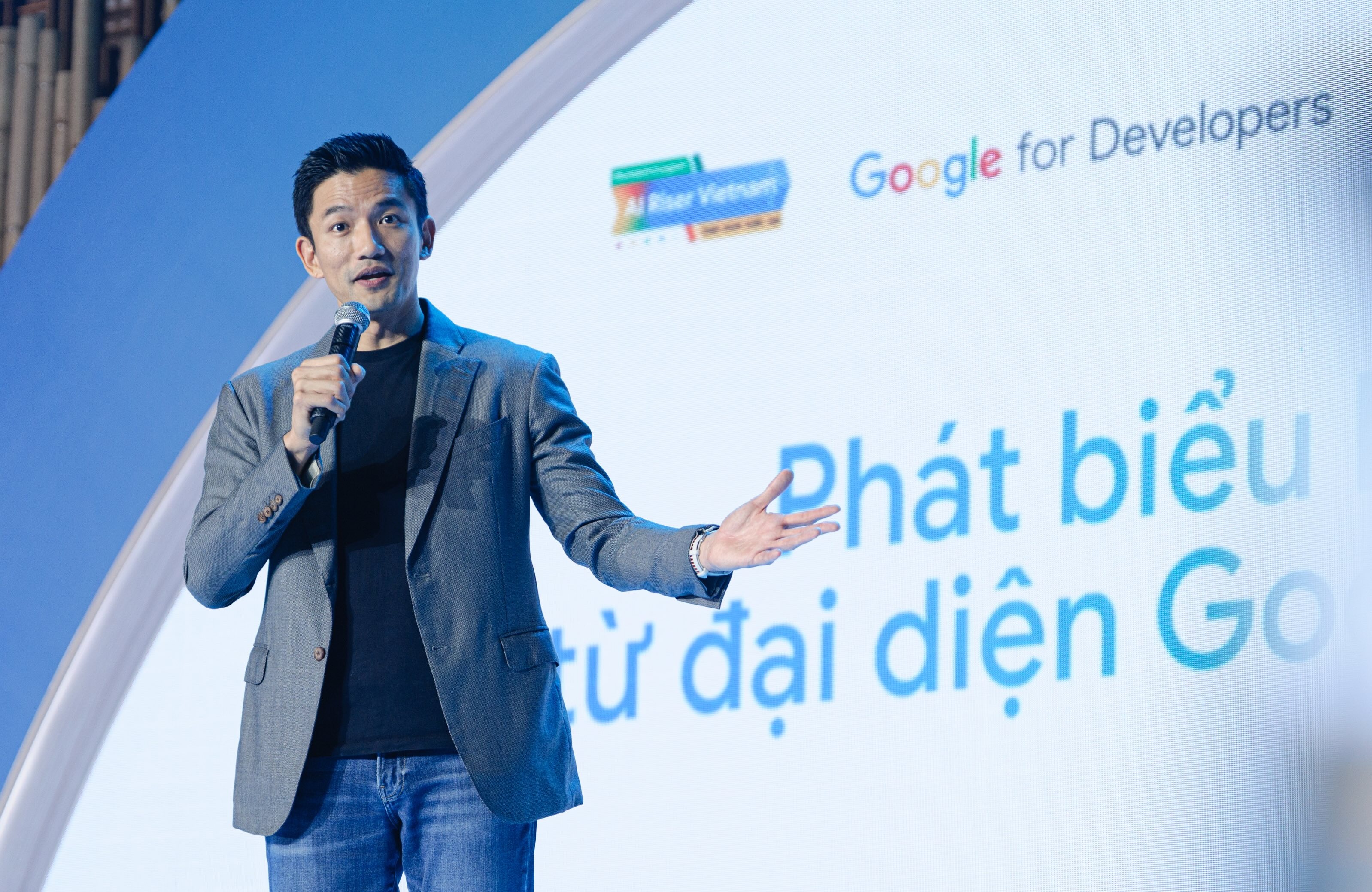 Google AI Riser 2026,  AI Riser Vietnam 2026,  vibe code l&agrave; g&igrave;,  Google AI Studio,  Google Antigravity l&agrave; g&igrave; ảnh 2