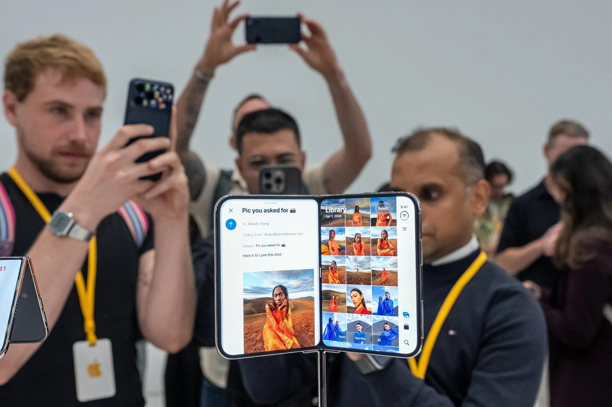 sự kiện của Apple,  Apple ra sản phẩm,  m&agrave;n h&igrave;nh th&ocirc;ng minh,  Apple nh&agrave; th&ocirc;ng minh,  Apple hệ sinh th&aacute;i ảnh 1